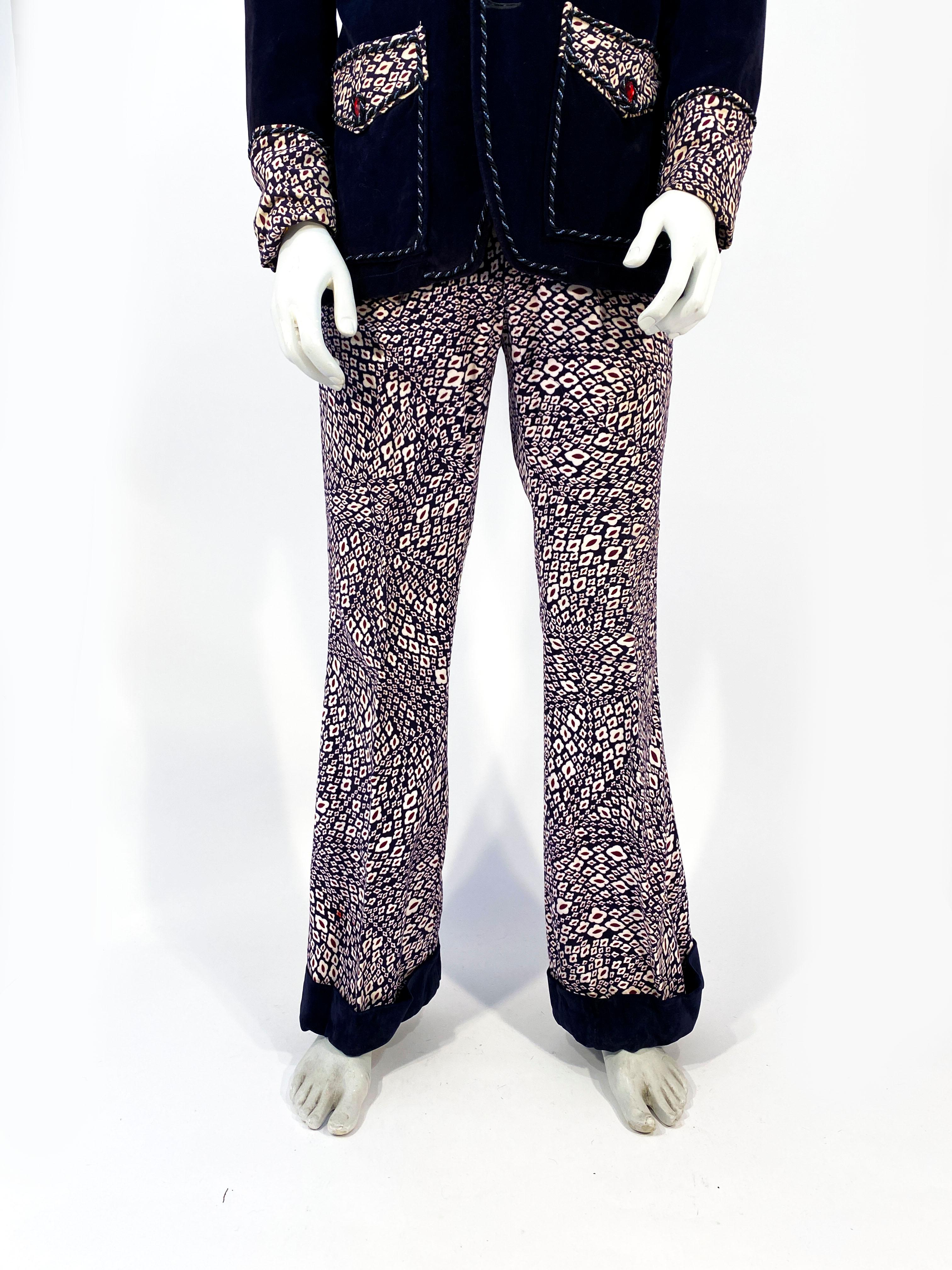 Costume trois pièces en velours moderne pour hommes des années 1960 Bon état - En vente à San Francisco, CA