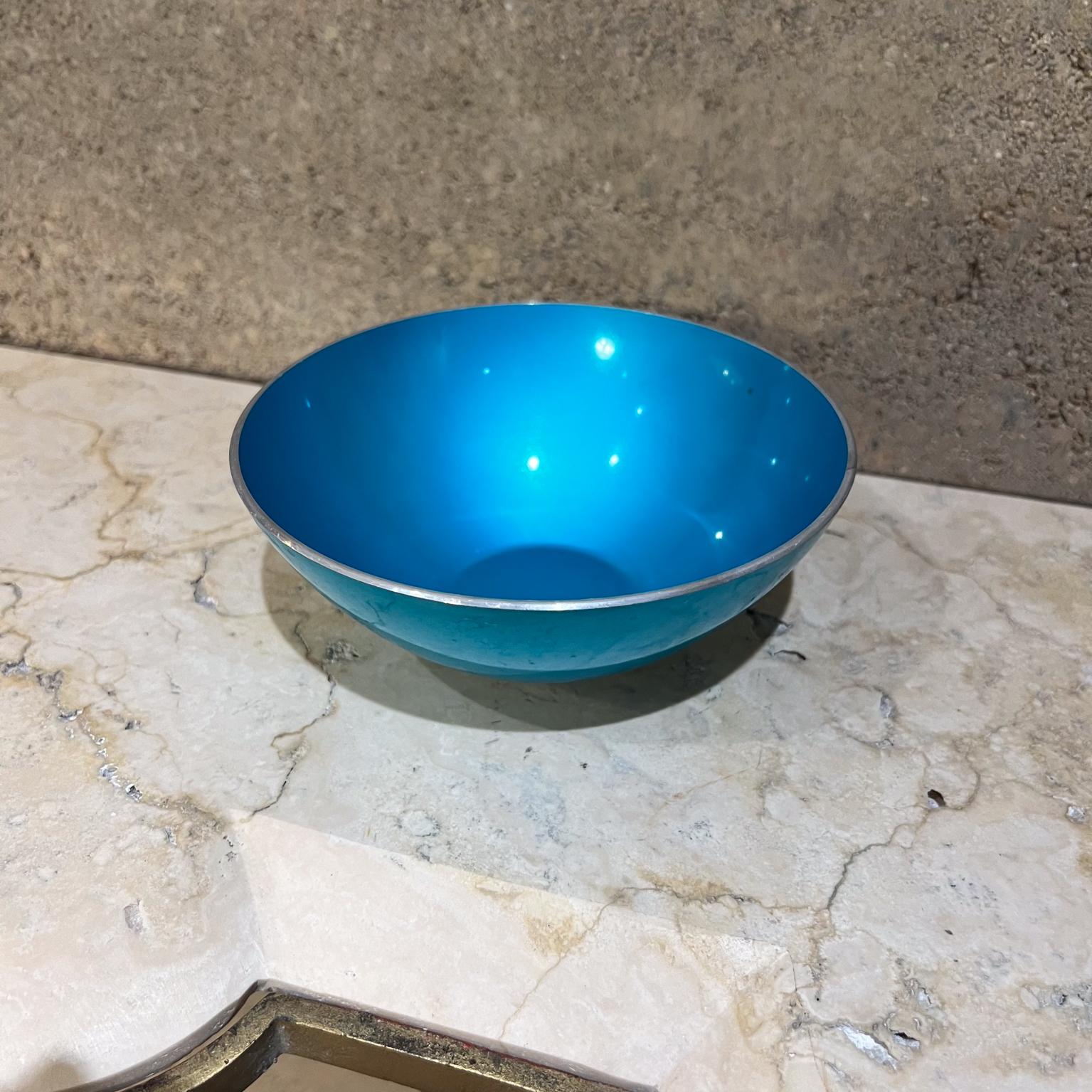 Scandinave moderne 1960s Metallic Enamel Aqua Bowl by Emalox of Norway en vente