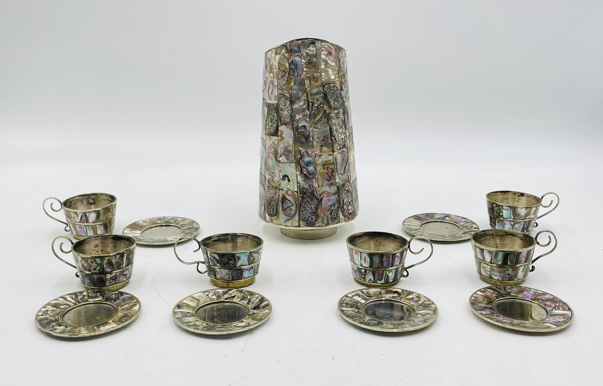 Ottone Set di brocche d'acqua messicane in argento e abalone degli anni '60, dopo Los Castillos in vendita