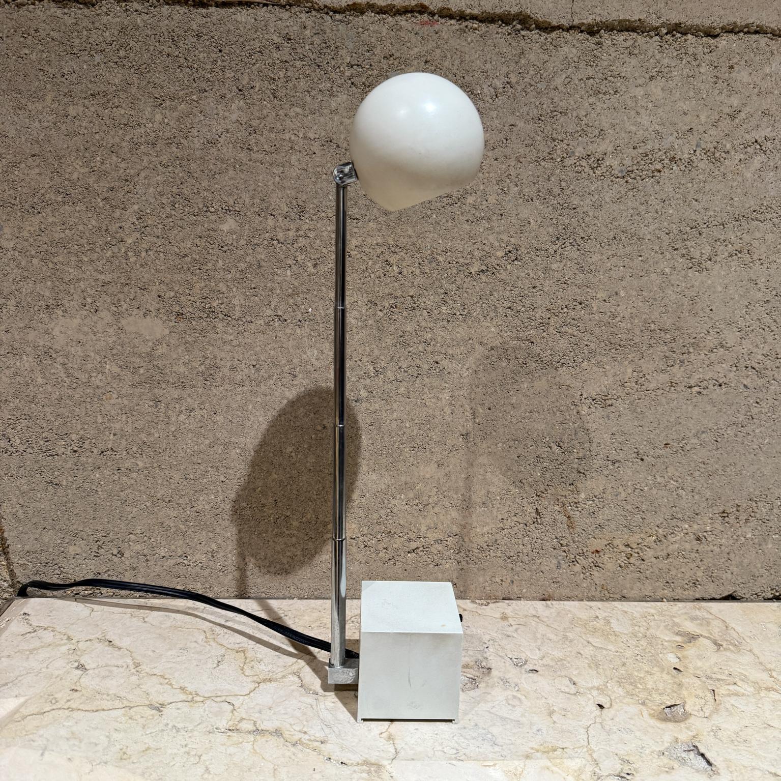 Mid-Century Modern 1960s Michael Lax Lightolier Lytegem Telescoping Desk Lamp For Sale