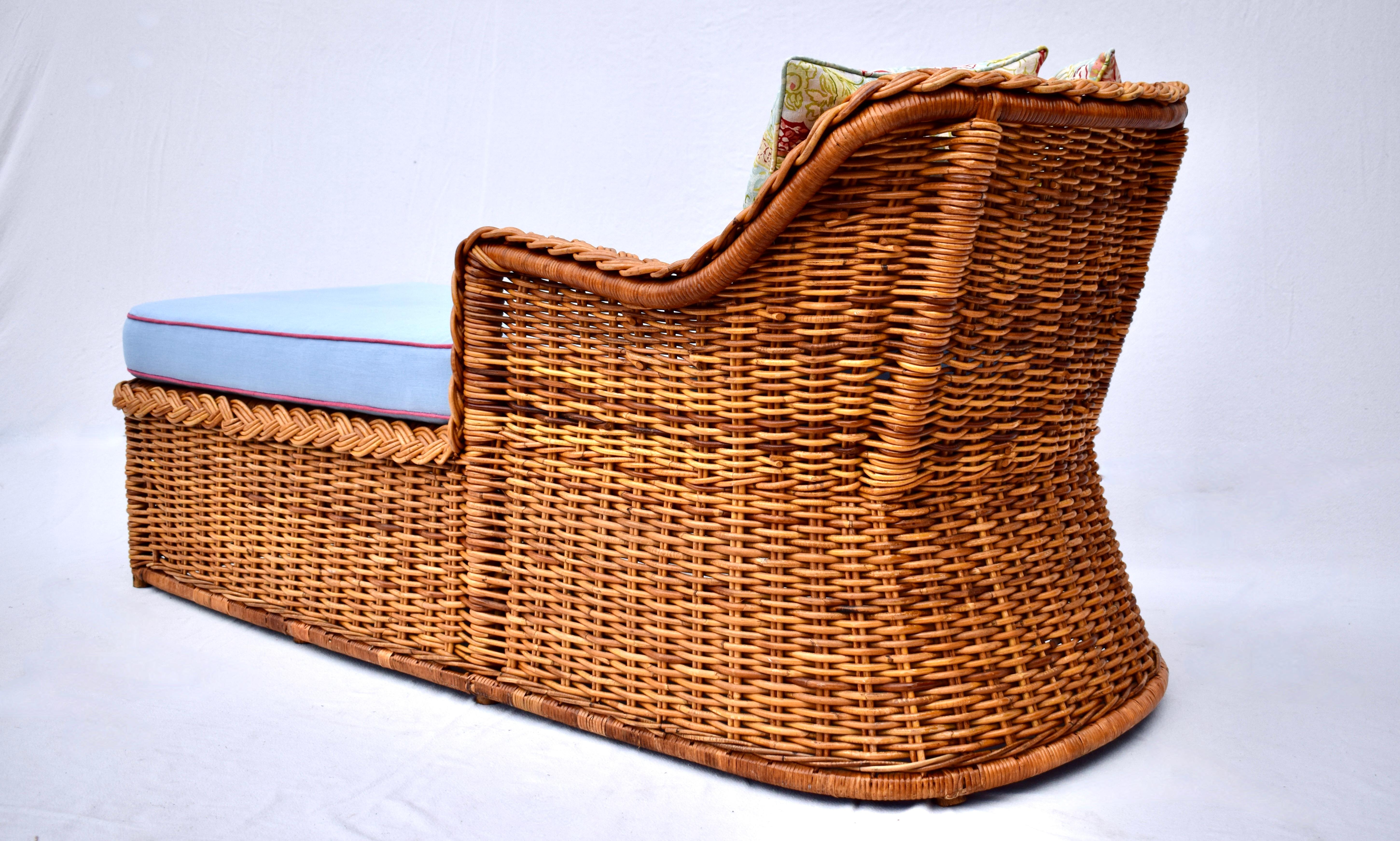 1960's Michael Taylor Braided Wicker Rattan Chaise Lounge Daybed For Sale 3
