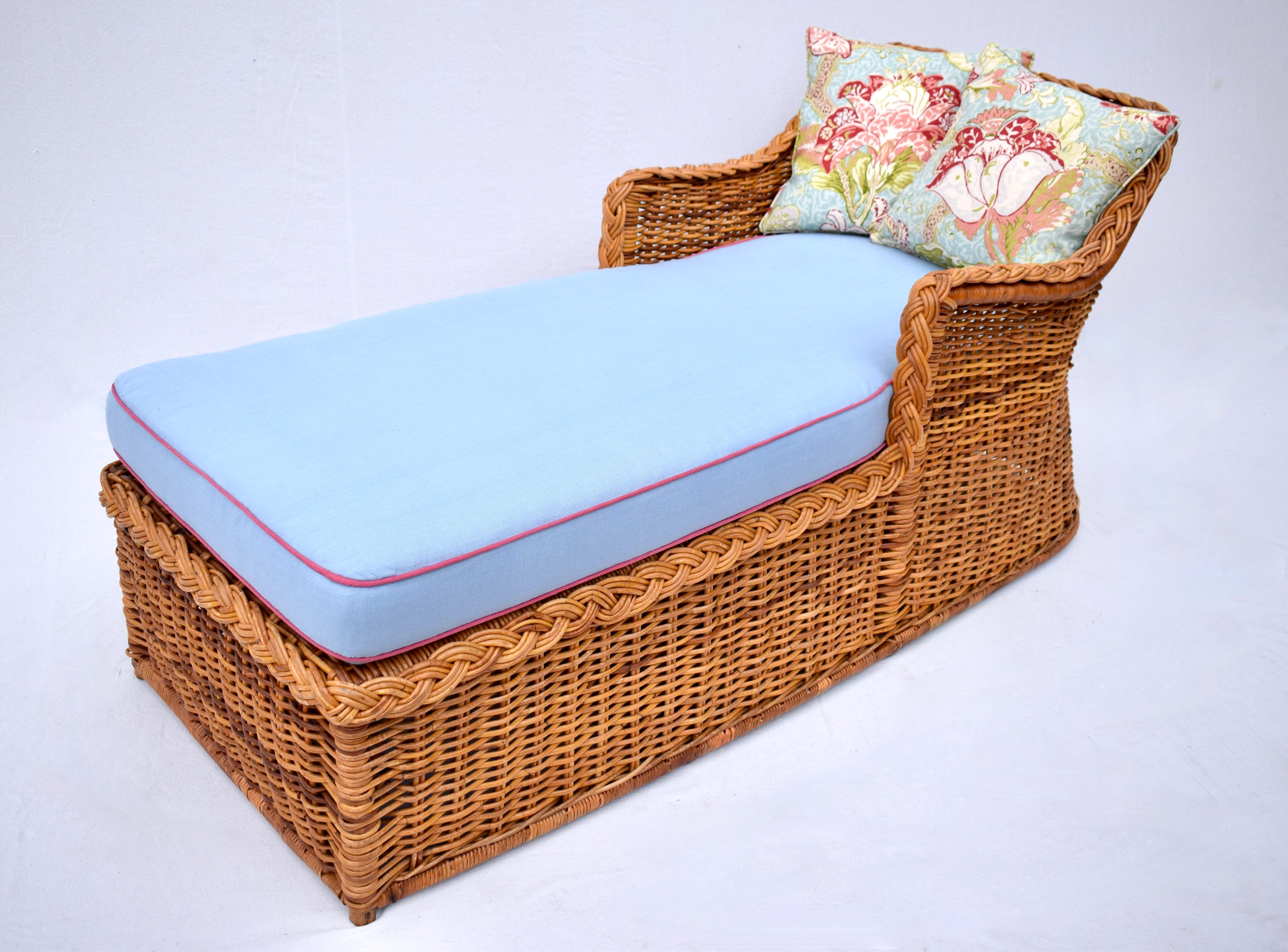 1960's Michael Taylor Braided Wicker Rattan Chaise Lounge Daybed For Sale 8