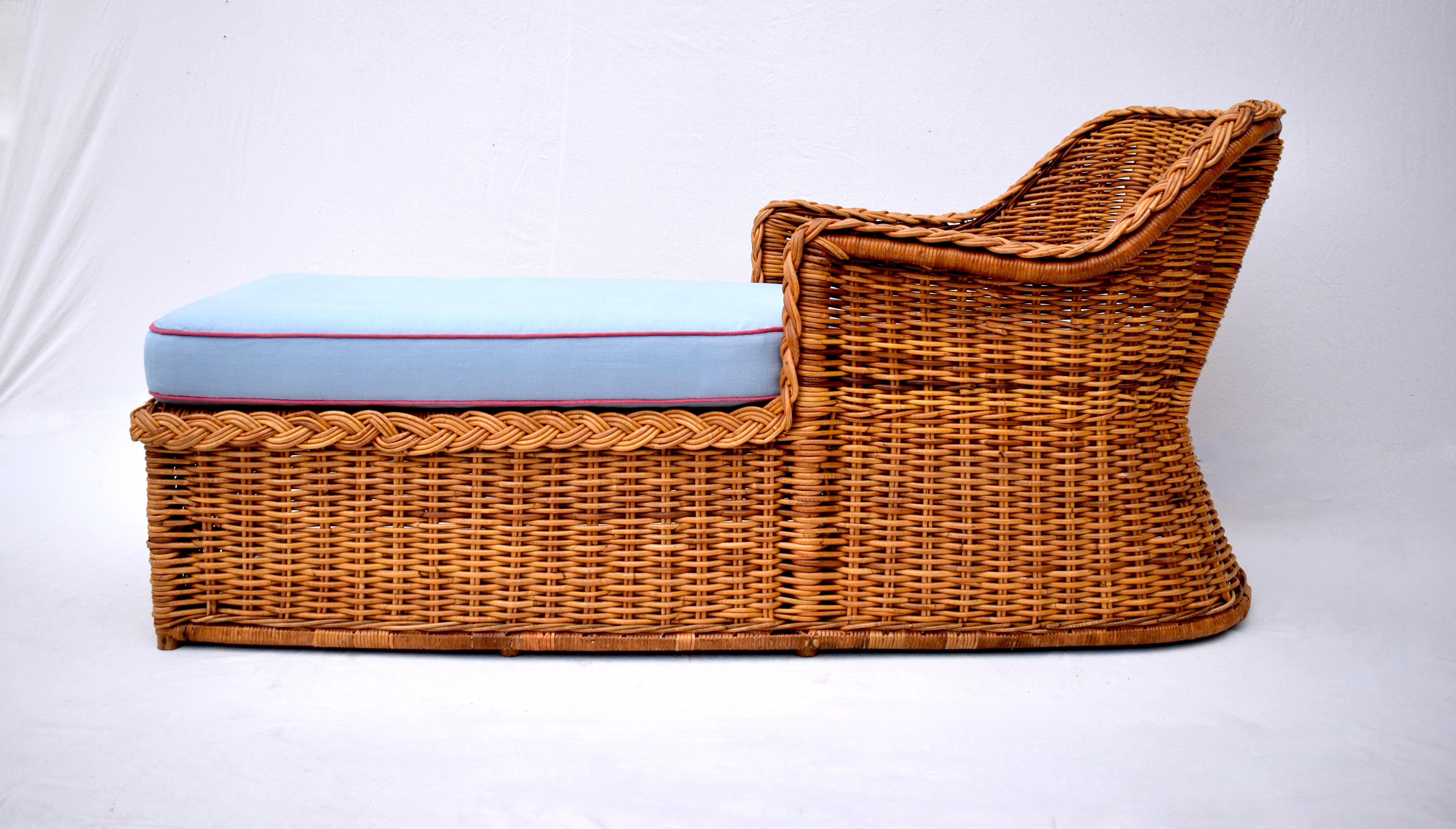 20th Century 1960's Michael Taylor Braided Wicker Rattan Chaise Lounge Daybed For Sale