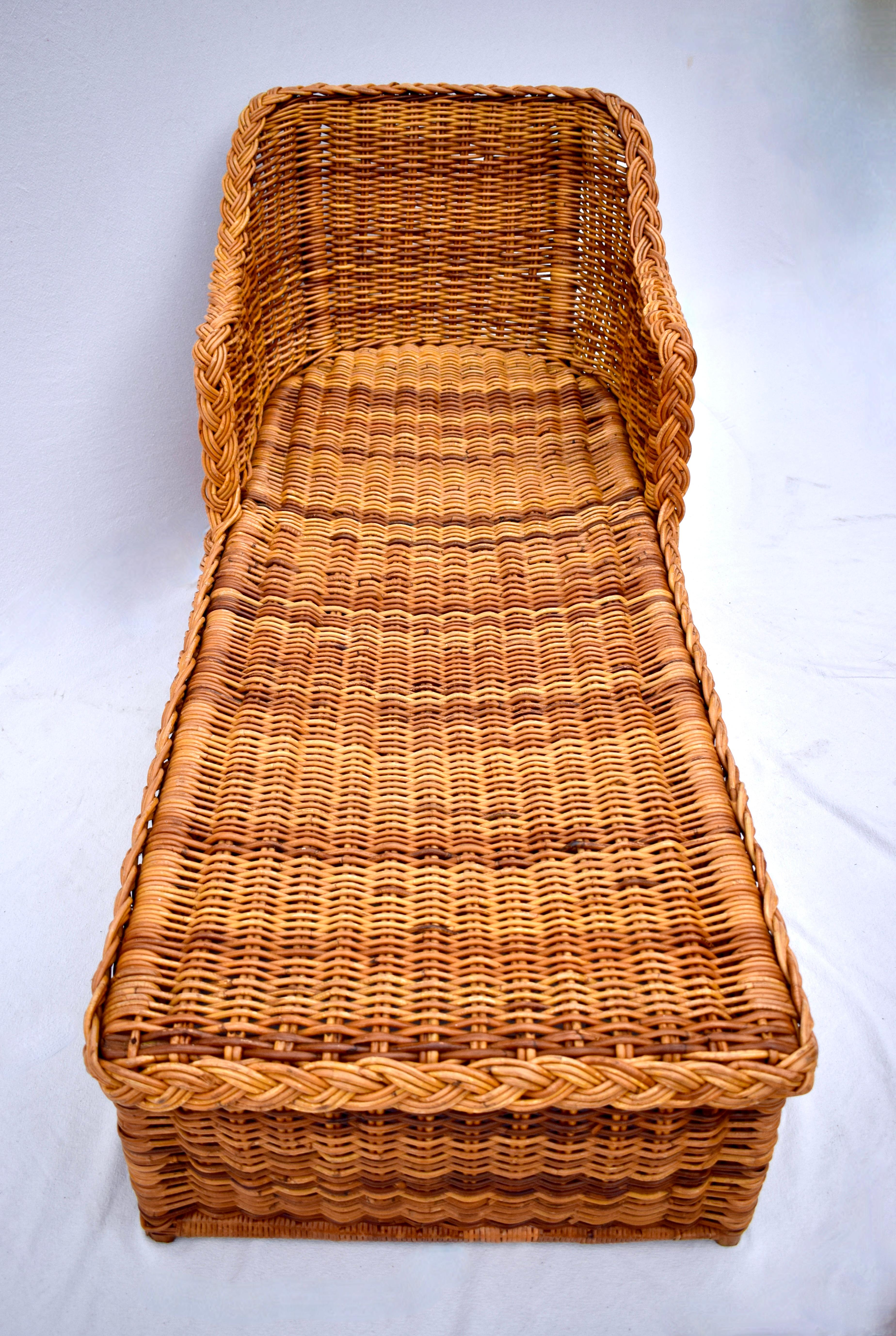 1960's Michael Taylor Braided Wicker Rattan Chaise Lounge Daybed For Sale 2