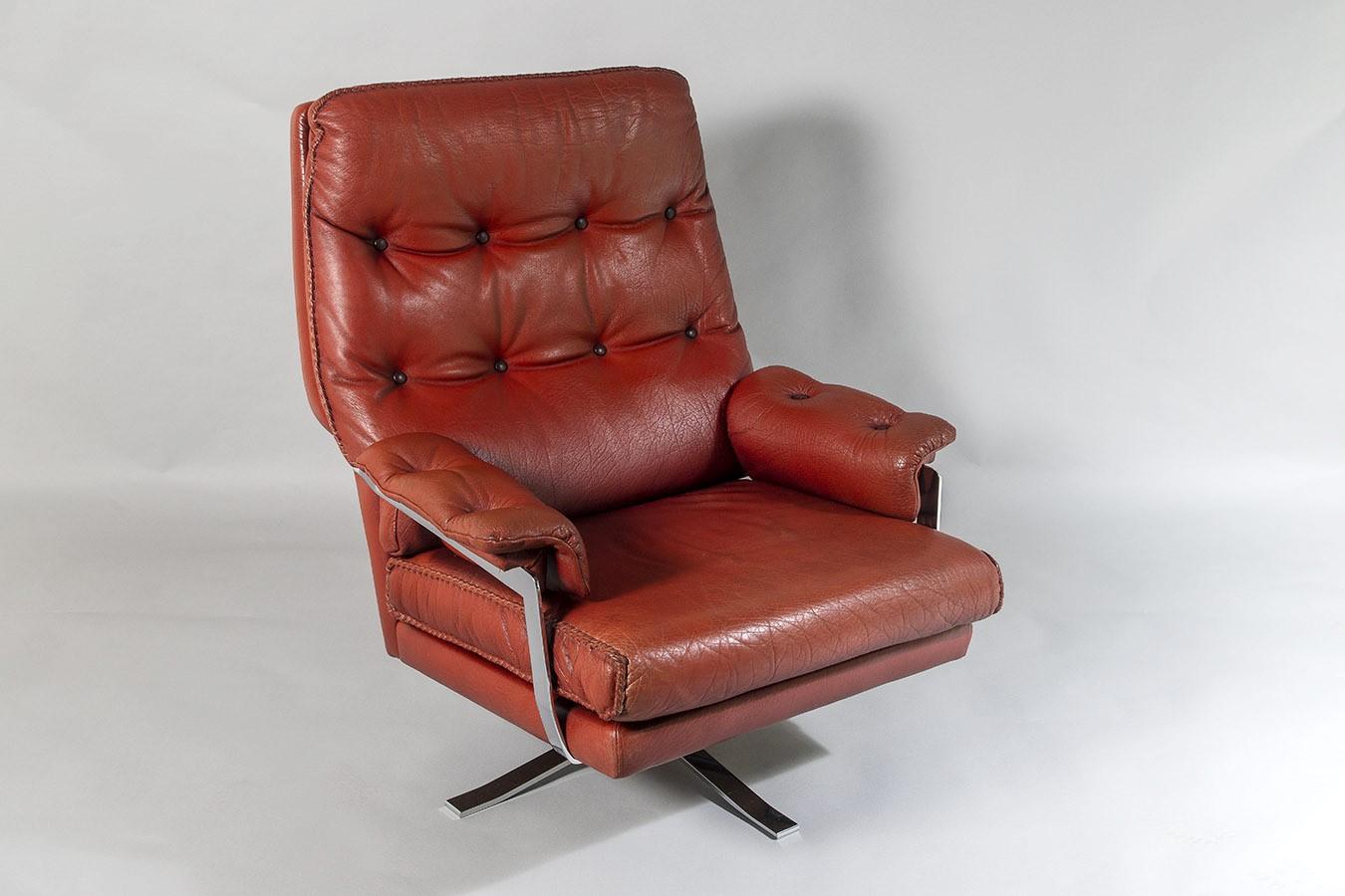 1960s Mid Centry Burnt Orange Brown Leather Swivel Chair in style of Arne Norell For Sale 2