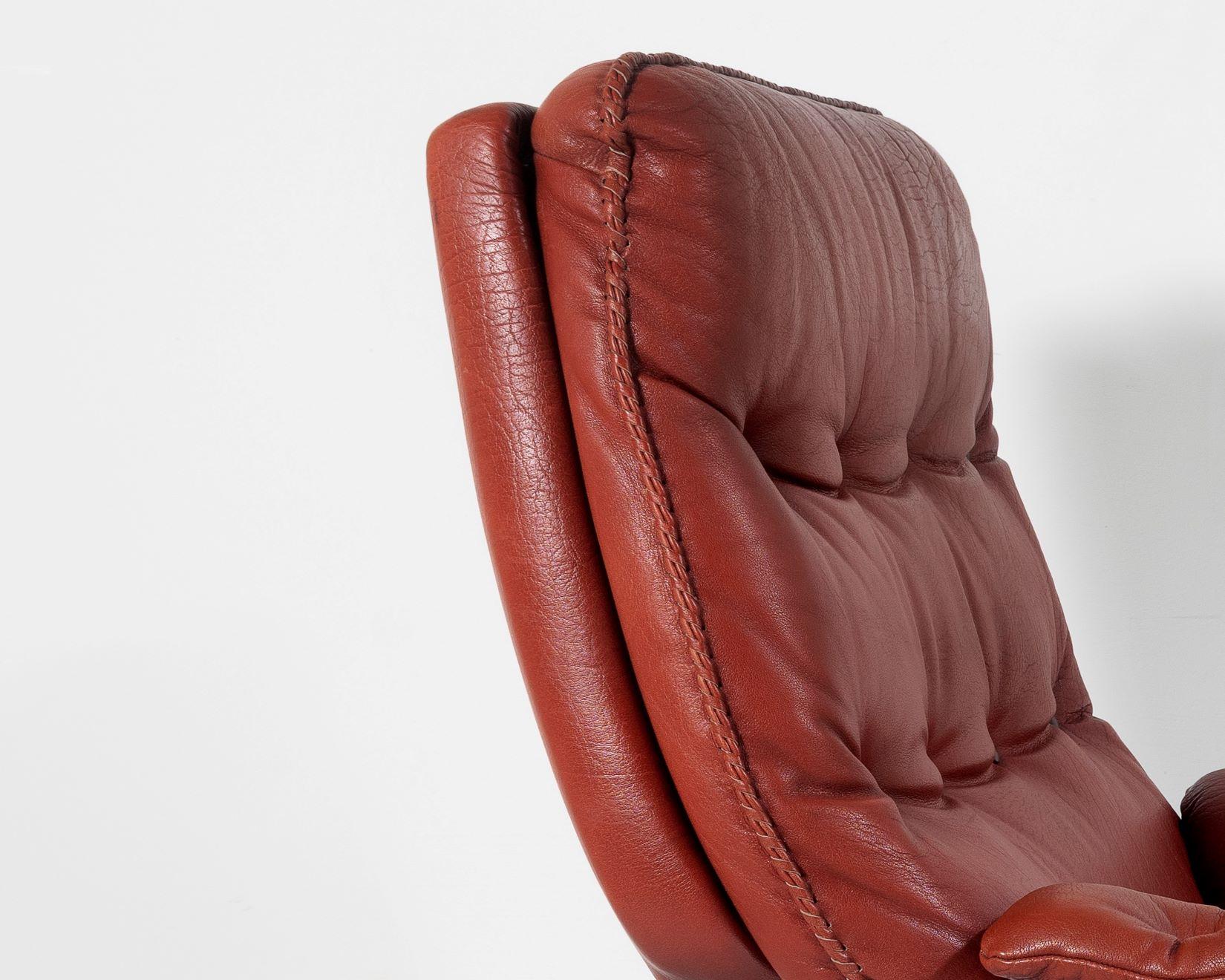 1960s Mid Centry Burnt Orange Brown Leather Swivel Chair in style of Arne Norell For Sale 4