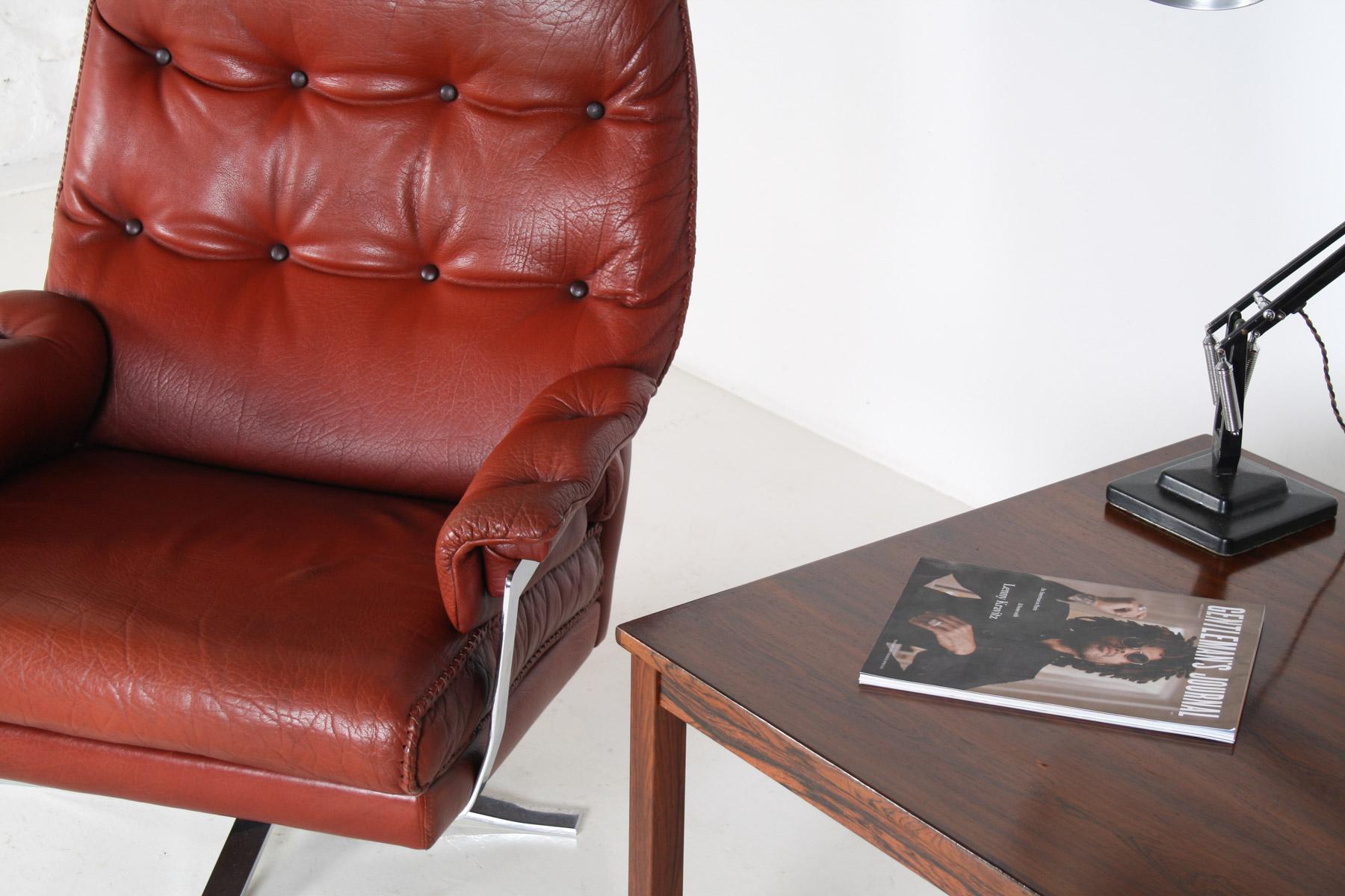 1960s Mid Centry Burnt Orange Brown Leather Swivel Chair in style of Arne Norell In Good Condition For Sale In Llanbrynmair, GB