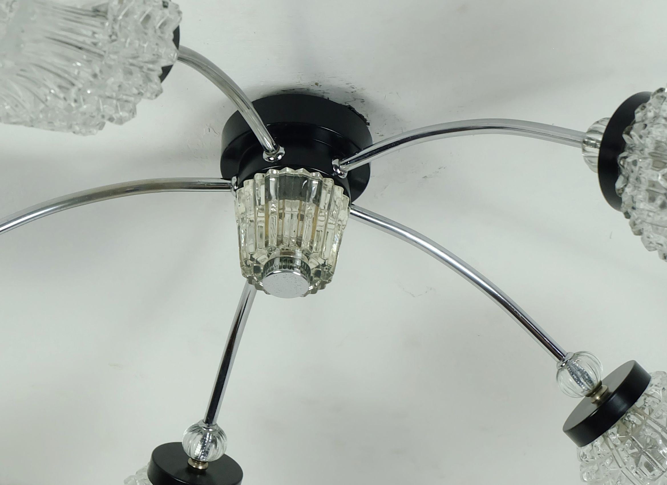 Tedesco Plafoniera a 5 luci Sputnik a metà del secolo scorso in metallo cromato e vetro in vendita