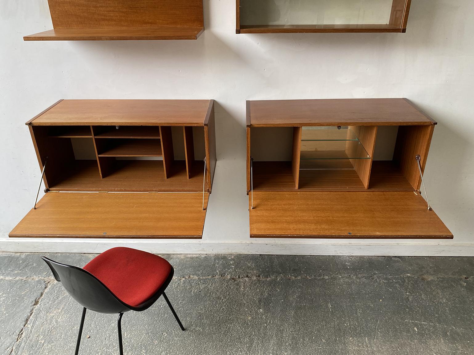 1960’s mid century Beaver & Tapley modular wall units In Good Condition For Sale In London, GB