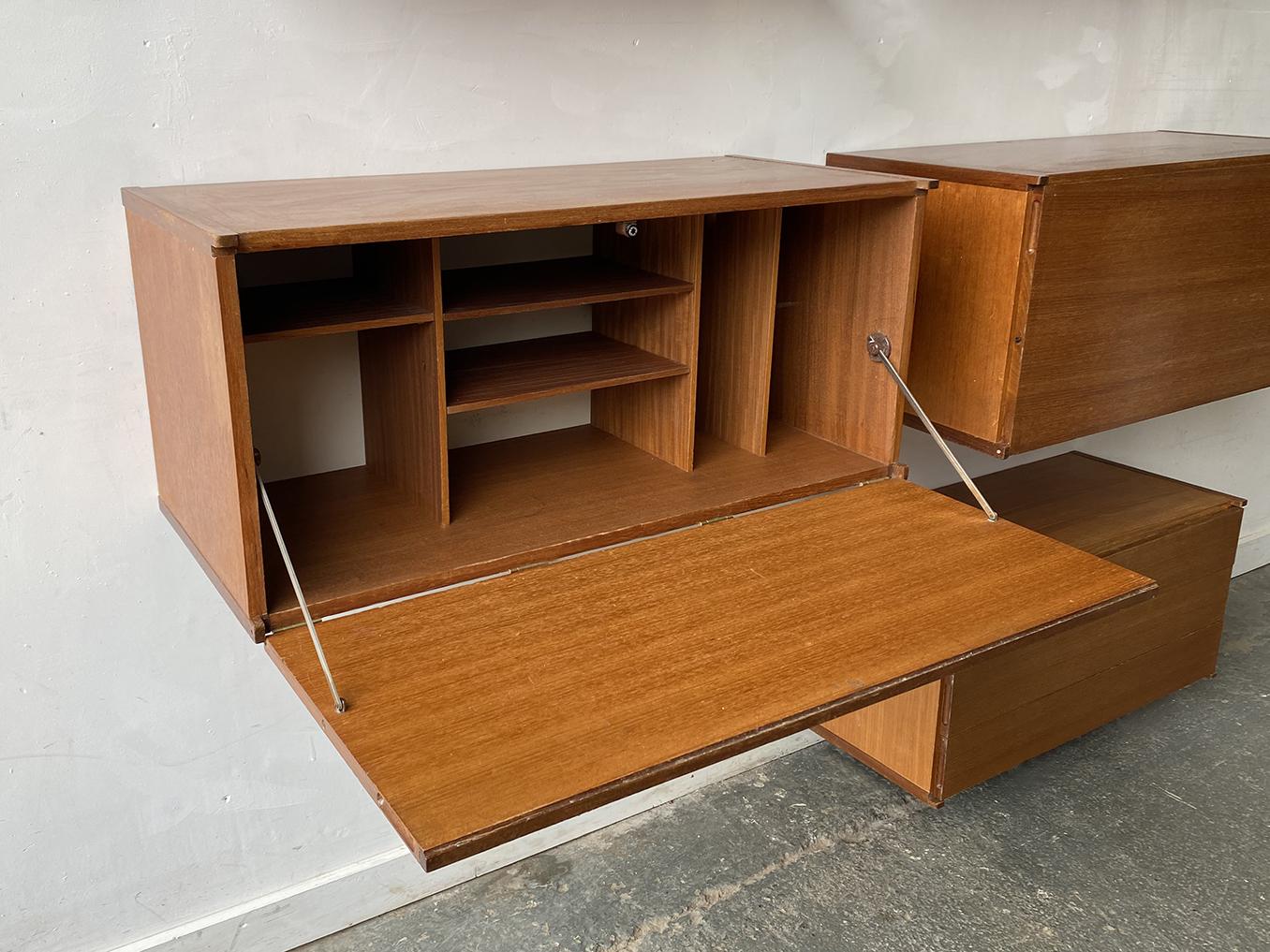 1960’s mid century Beaver & Tapley modular wall units For Sale 1