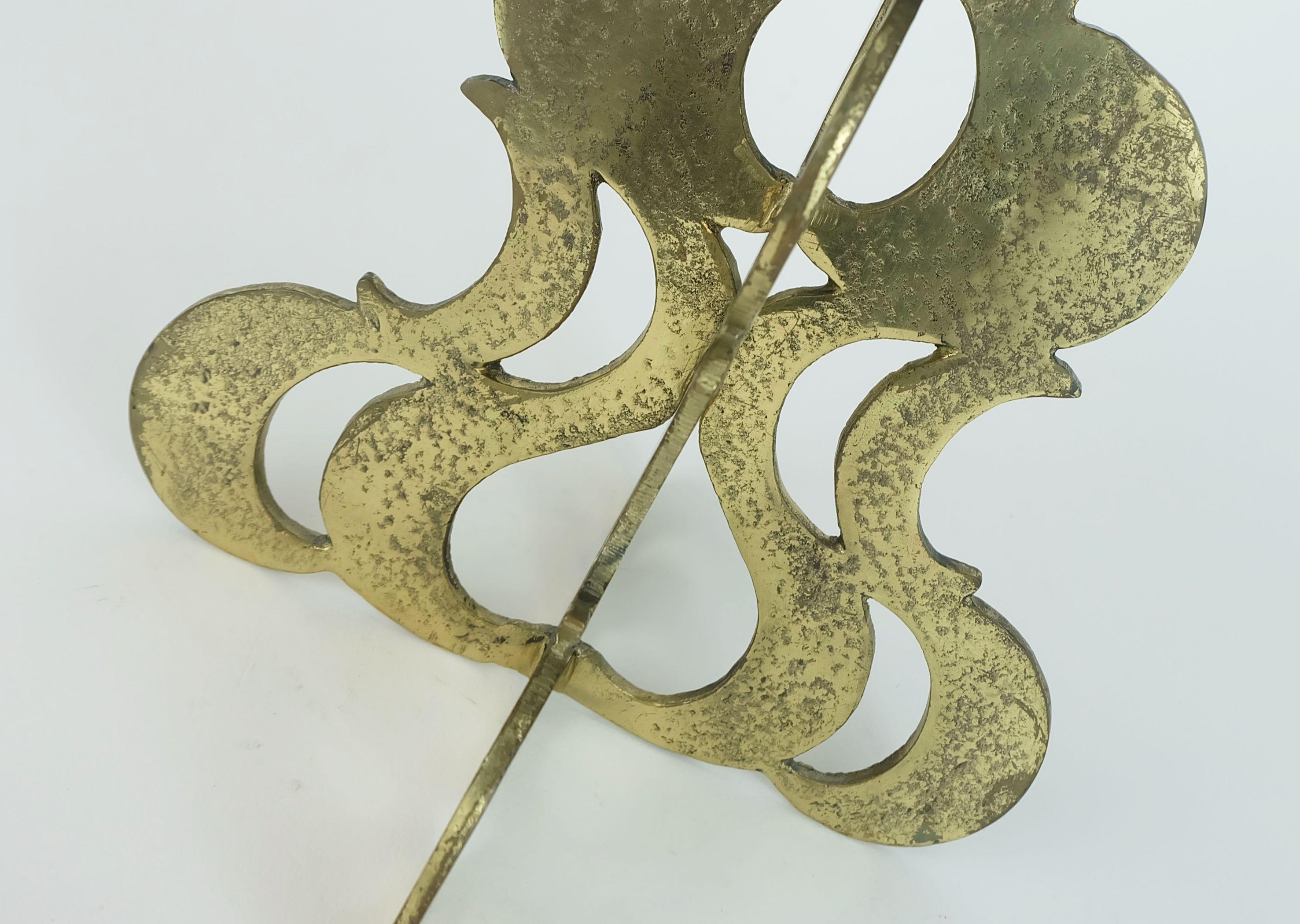1960er brutalistischer Messing-KERZENHALTER für eine große Kerze aus der Mitte des Jahrhunderts im Angebot 3