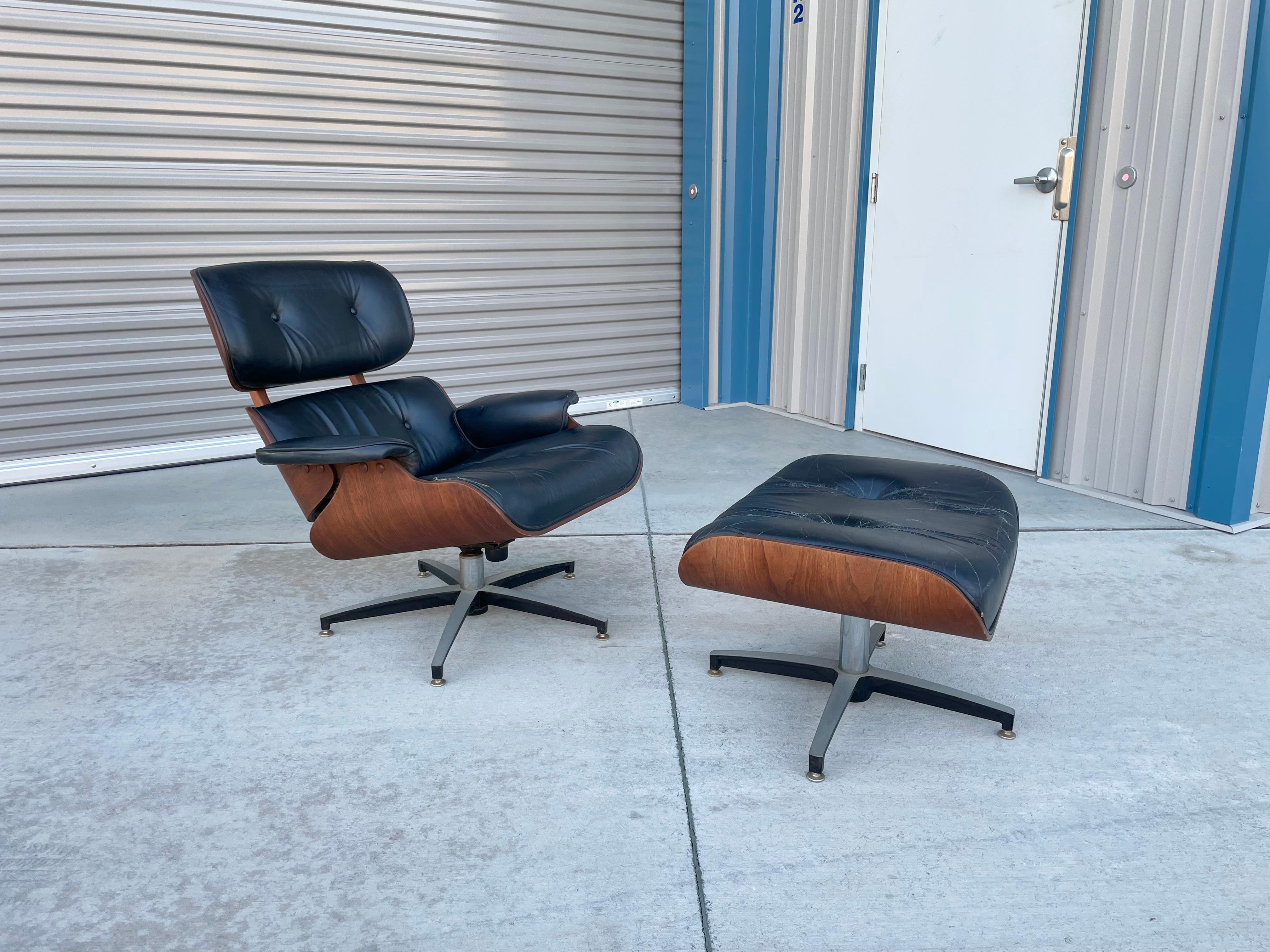 Leather 1960s Mid Century Chair and Ottoman Styled After Herman Miller For Sale