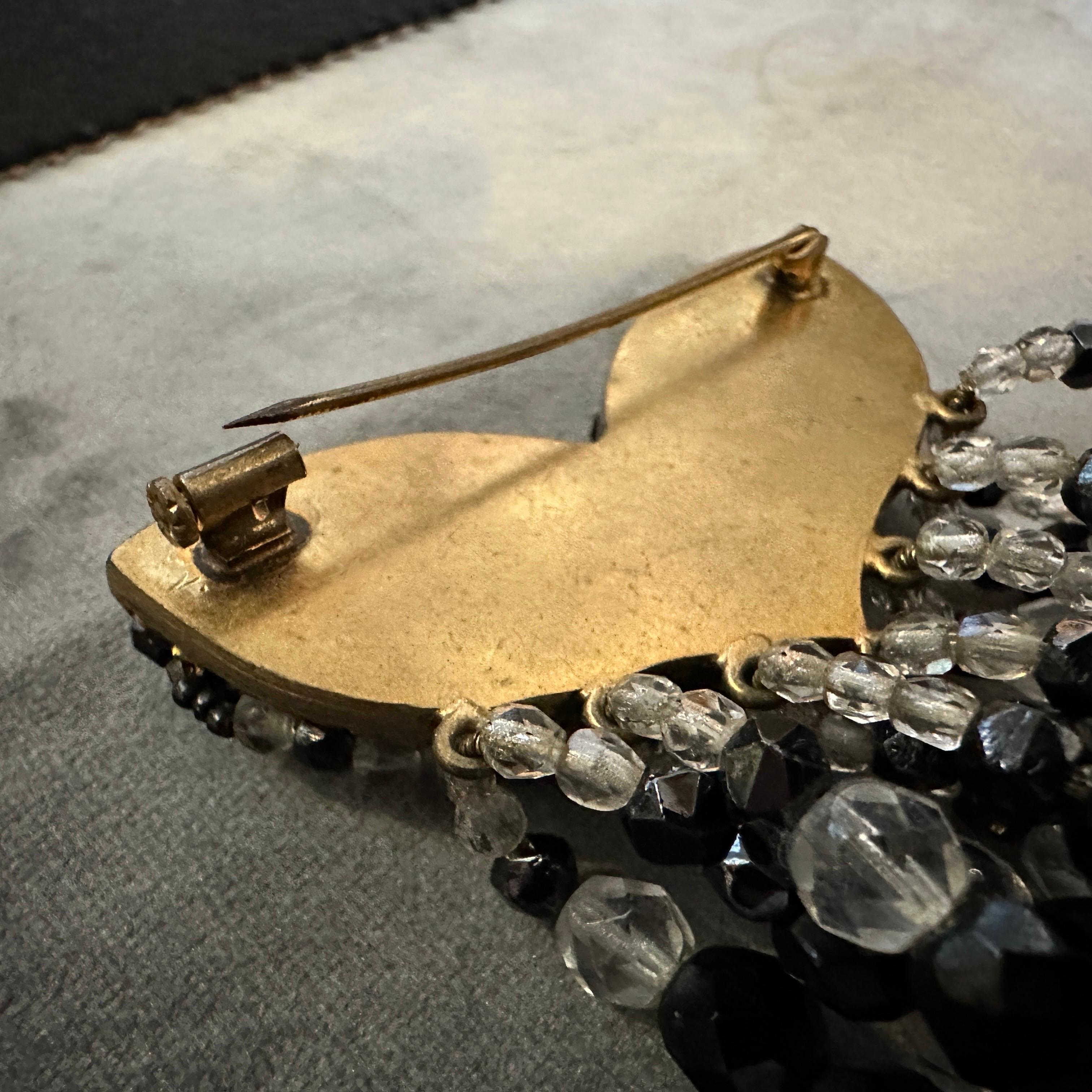 1960s Mid-Century Costume Jewelry Beads and Brass Italian Brooch For Sale 2