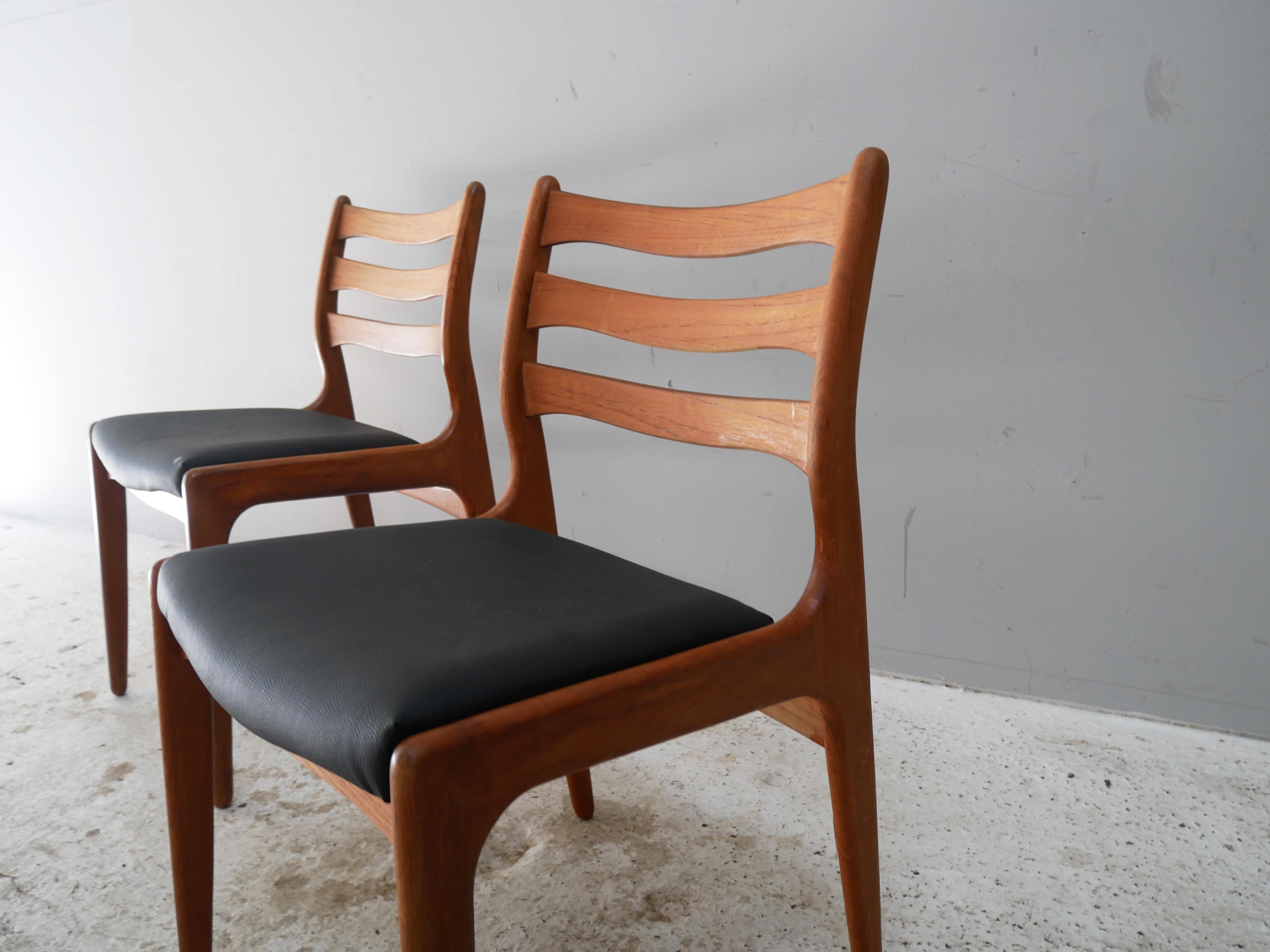 1960’s Mid Century Danish Dining Table and 4 Chairs by Ansager Mobler In Good Condition For Sale In London, GB