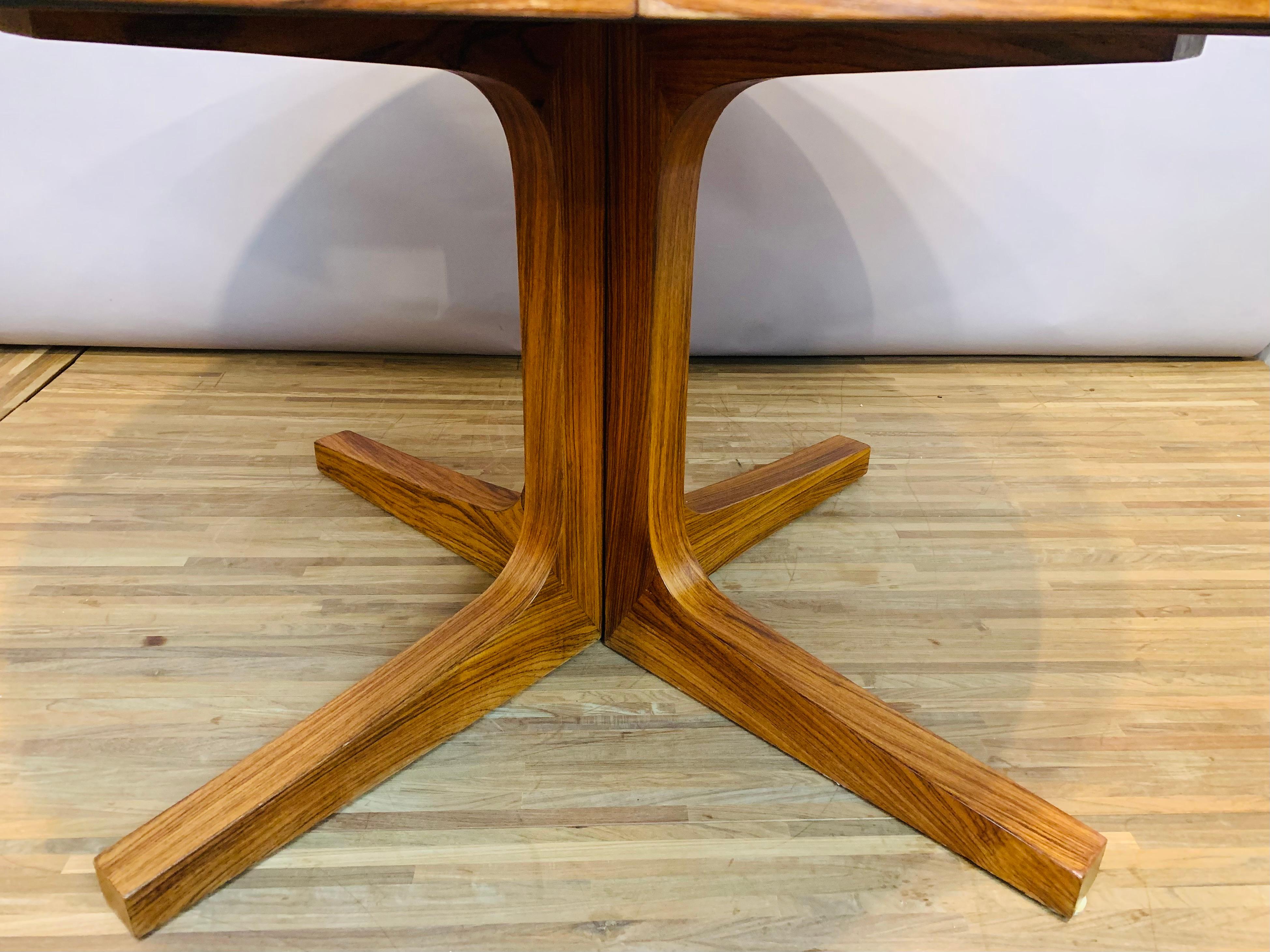 1960s Mid-Century Danish Dyrlund Rosewood Extendable Pedestal Dining Table 8