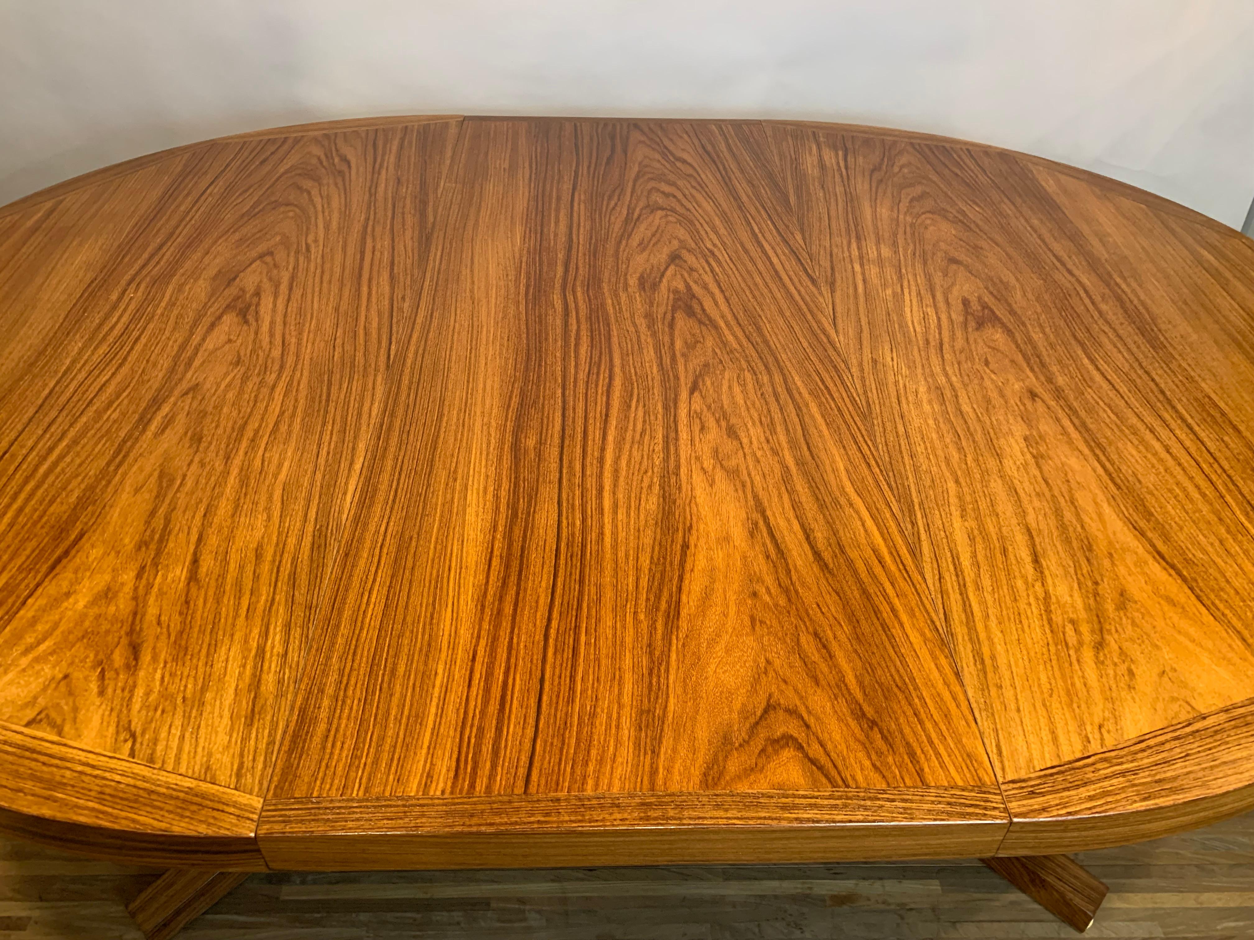 20th Century 1960s Mid-Century Danish Dyrlund Rosewood Extendable Pedestal Dining Table