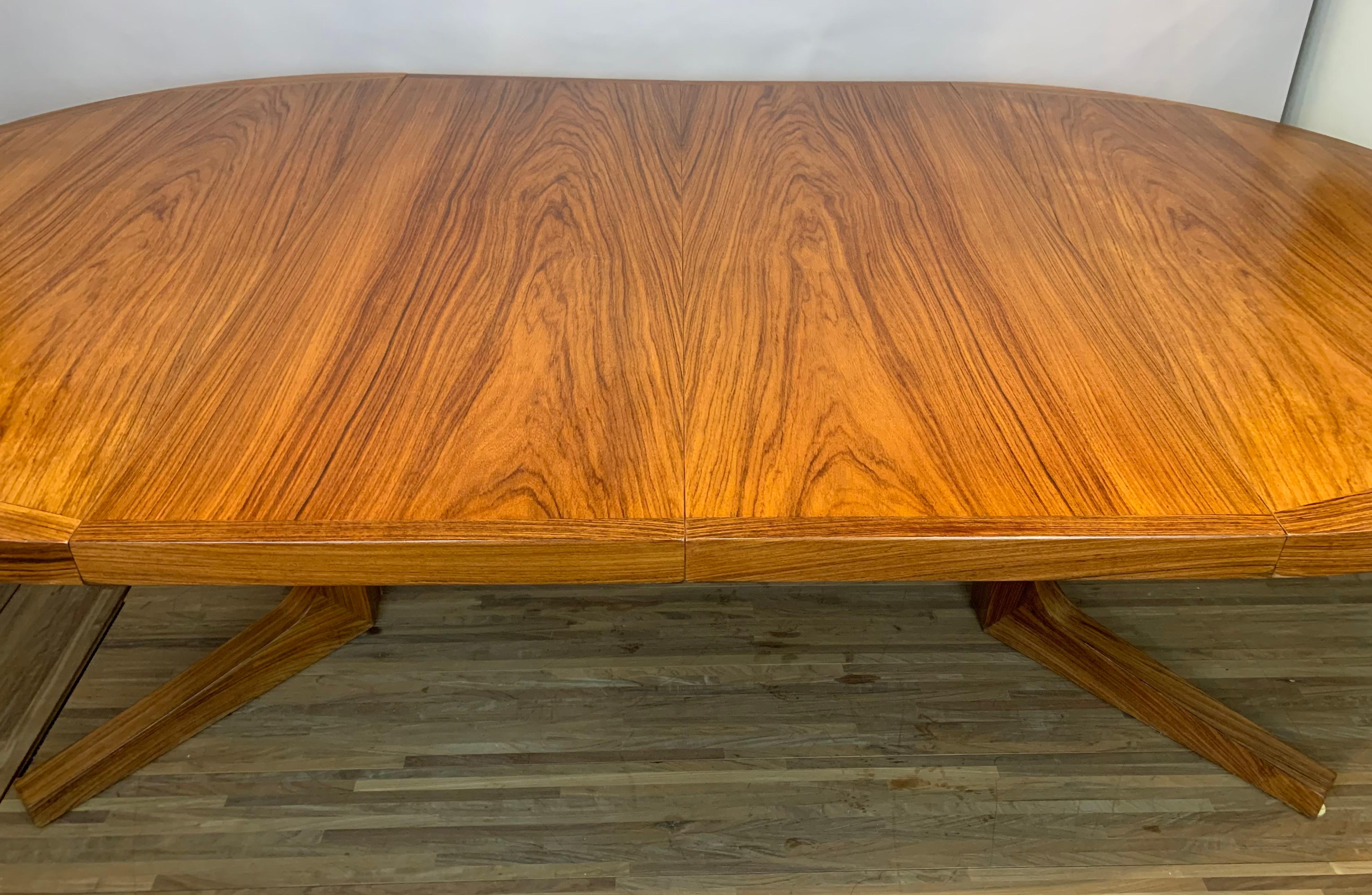 1960s Mid-Century Danish Dyrlund Rosewood Extendable Pedestal Dining Table 1