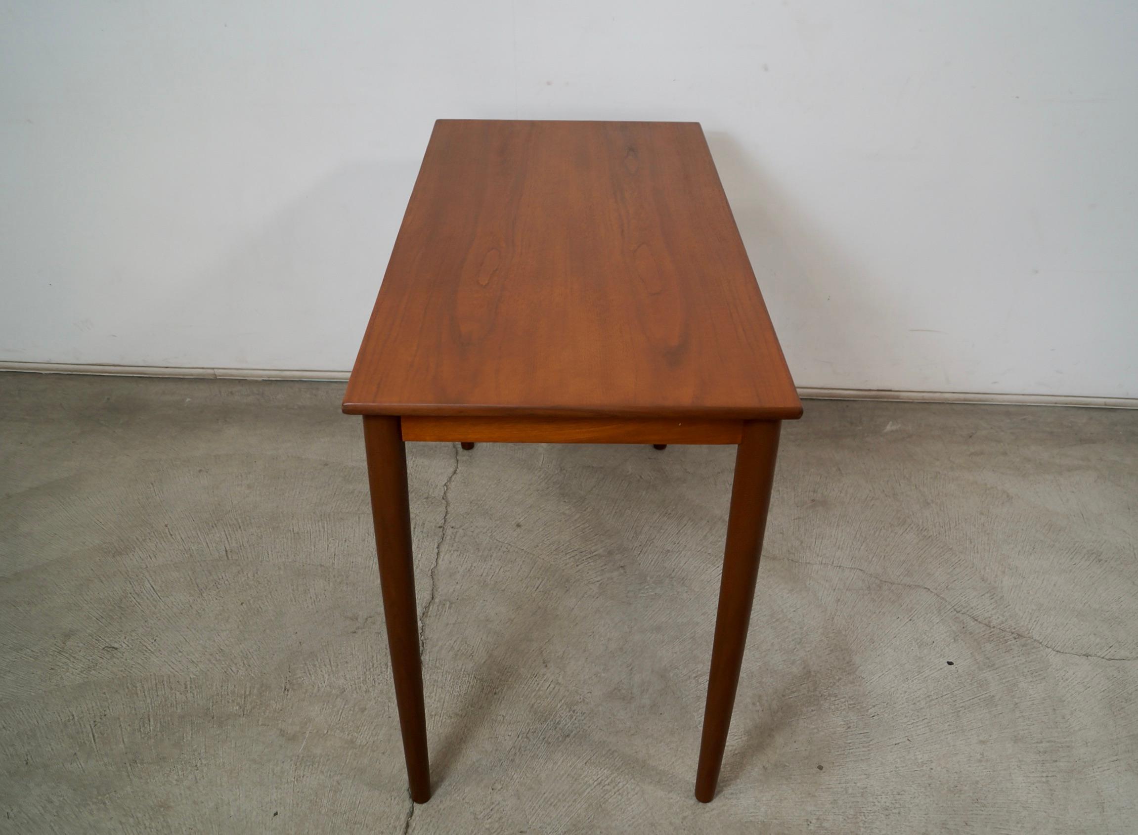 Scrivania in teak della metà del secolo scorso in stile danese moderno di Arne Vodder in vendita 9