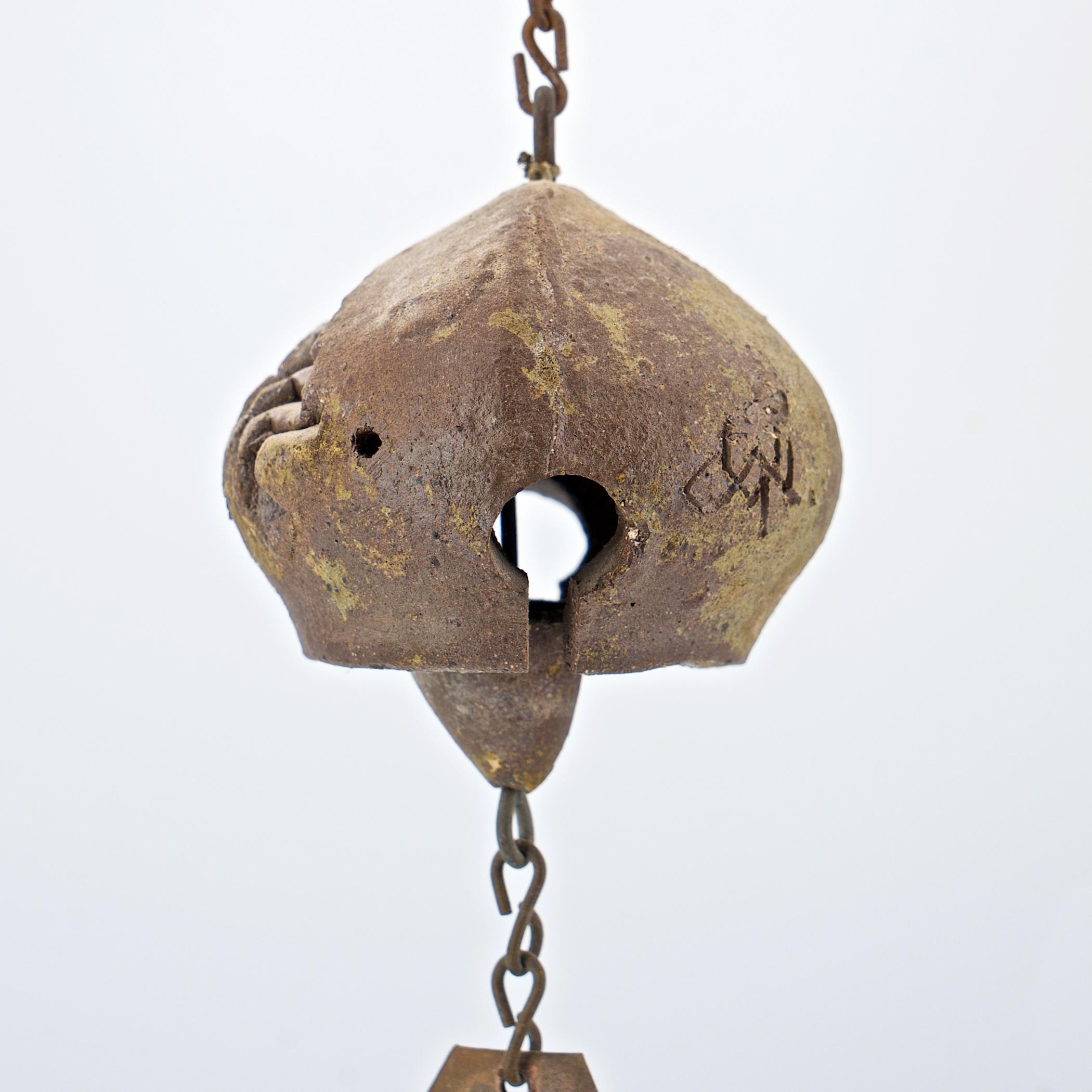 Carillón de viento para jardín desértico de mediados de siglo de 1960 Arcilla+cobre de Paolo Soleri Arcosanti Estadounidense en venta
