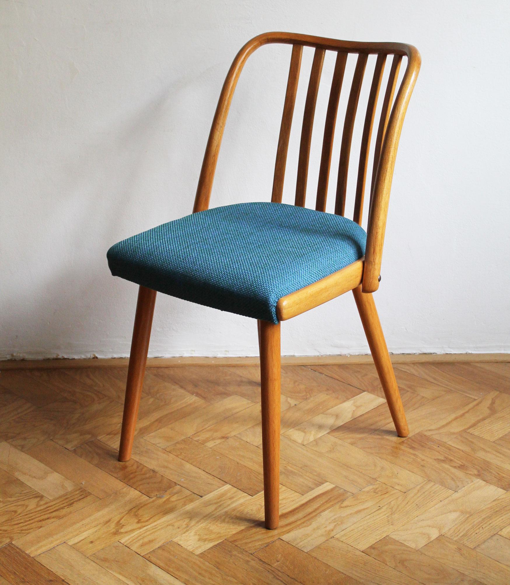 1960's Mid Century Dining Chair Model U - 300 by Antonin Suman In Good Condition For Sale In Brno, CZ