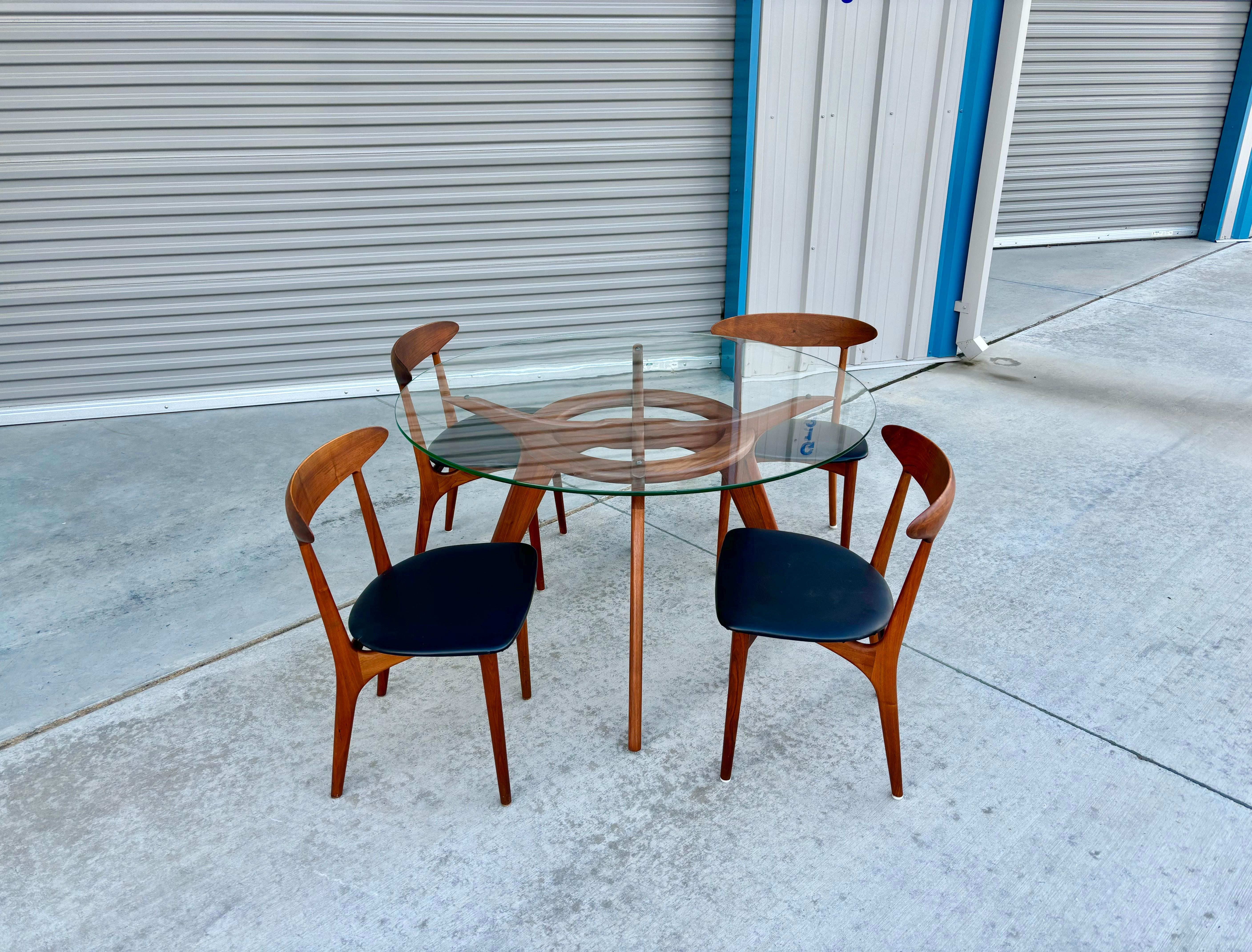 1960s Mid Century Dining Room set In Good Condition For Sale In North Hollywood, CA