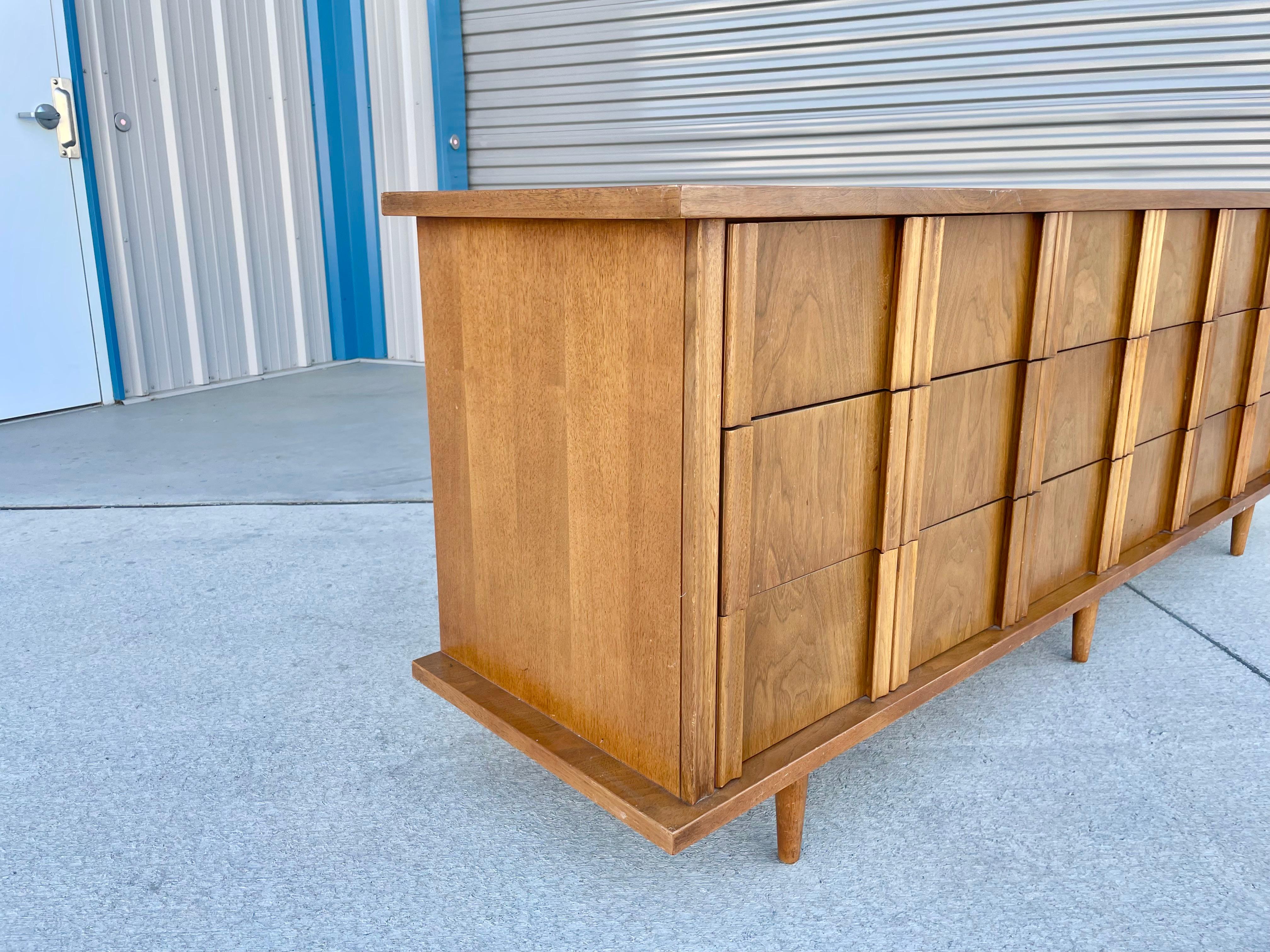 1960s Mid Century Dresser by American of Martinsville 6