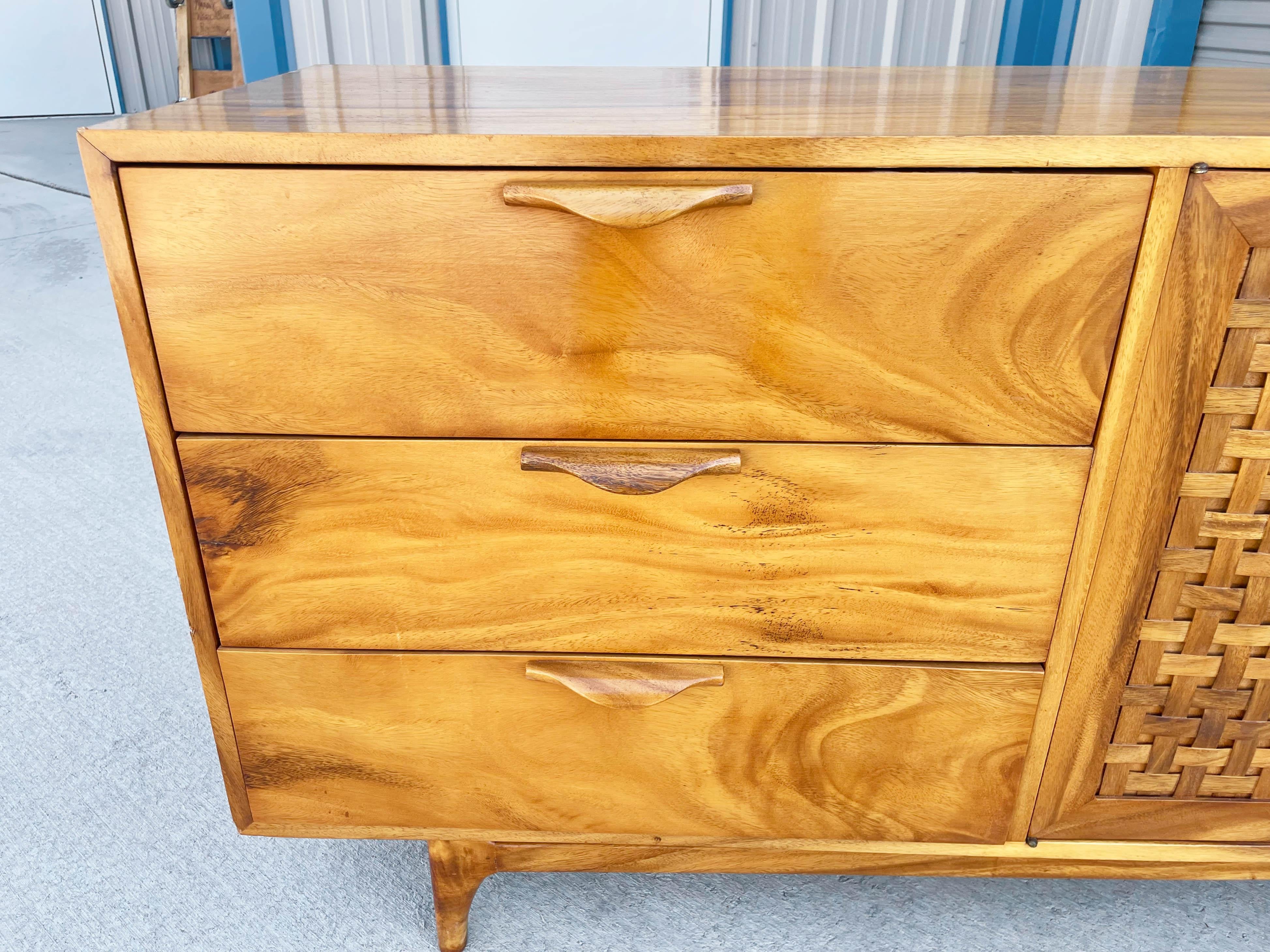1960s Mid Century Dresser Styled After Lane For Sale 6