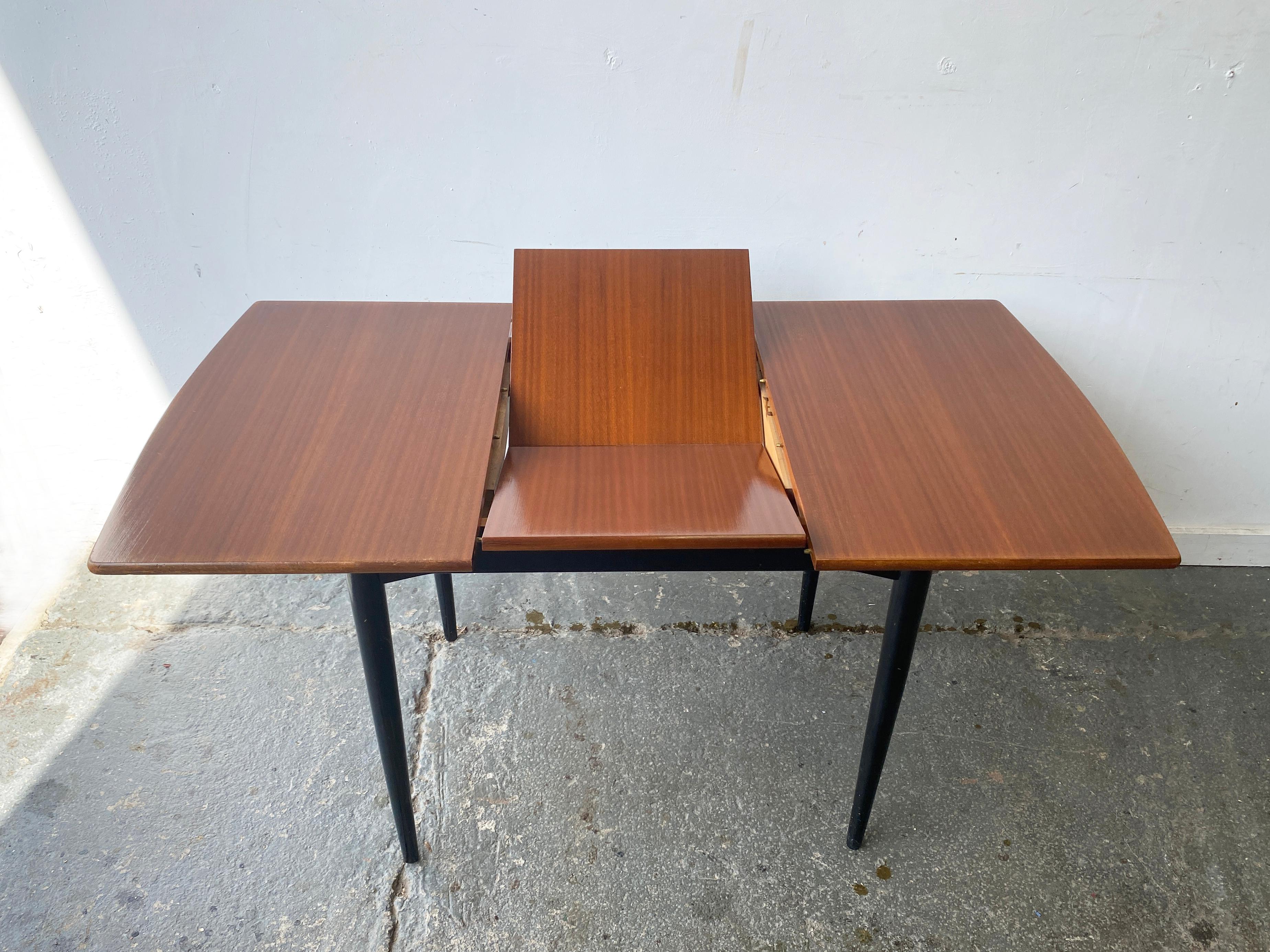 1960s Mid-Century extending dining table by White & Newton For Sale 1