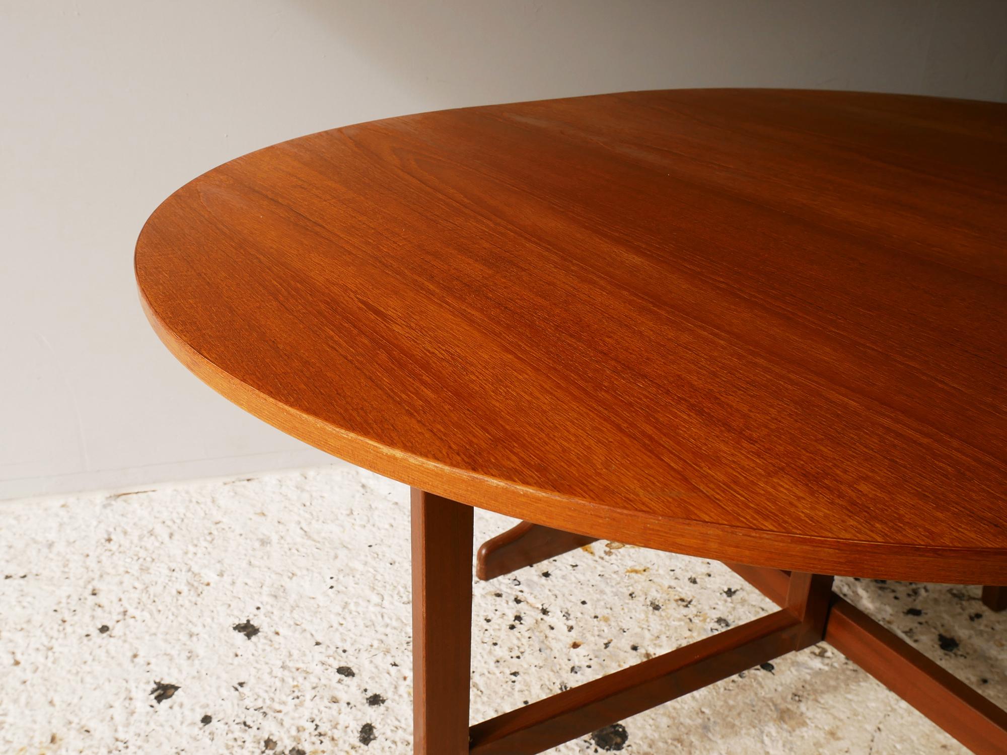 1960’s Mid-Century Extending G Plan Drop Leaf Teak Extending Dining Table In Good Condition In London, GB