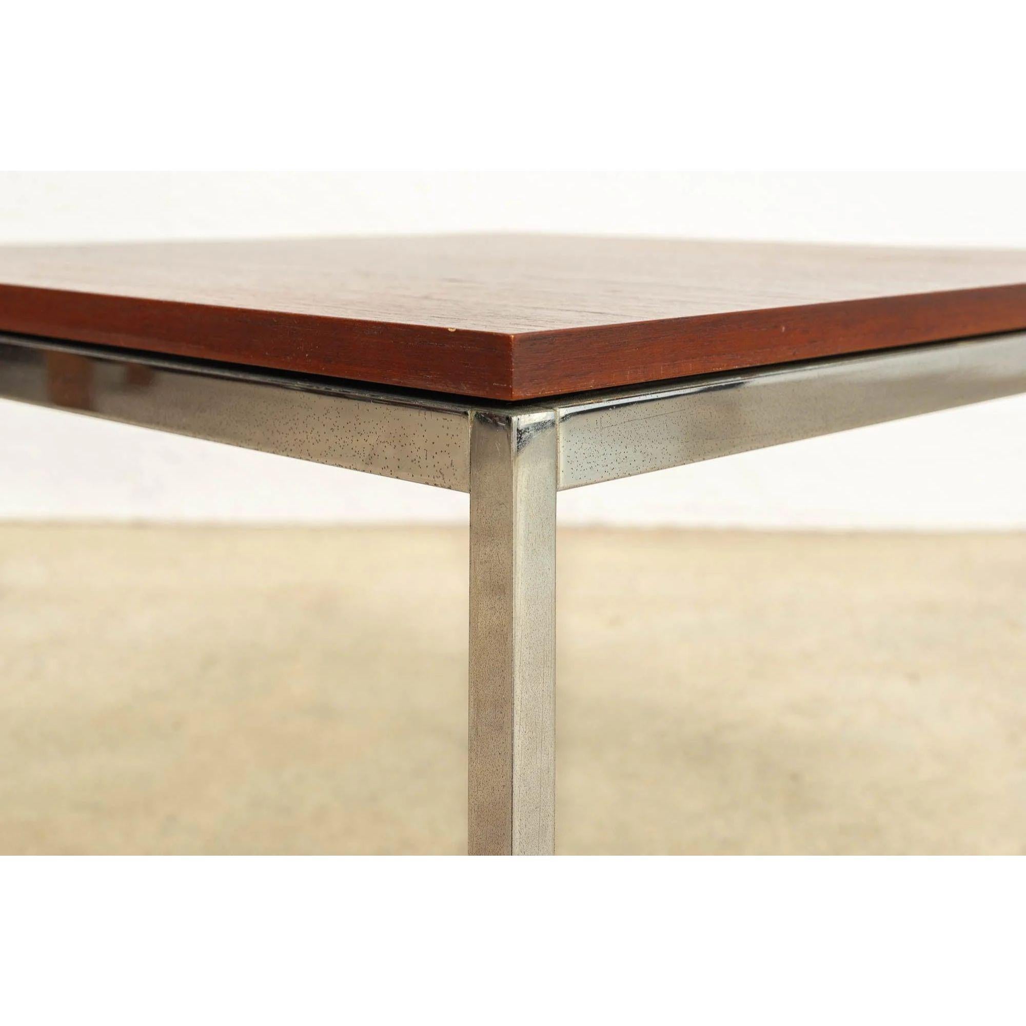 1960s Midcentury Florence Knoll Square Coffee Table in Walnut 4