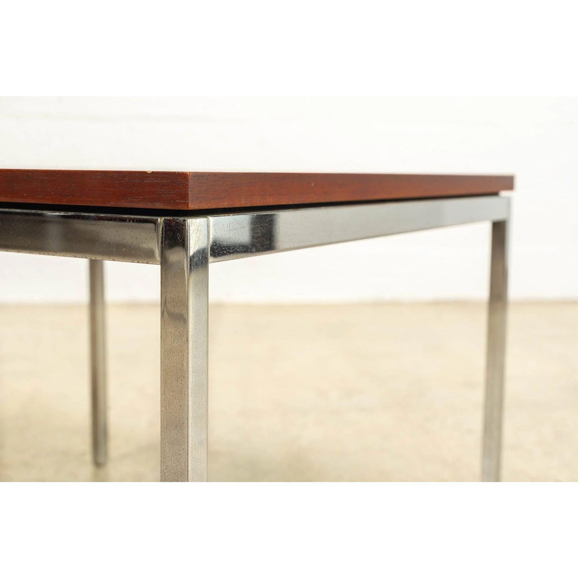 1960s Midcentury Florence Knoll Square Coffee Table in Walnut 3