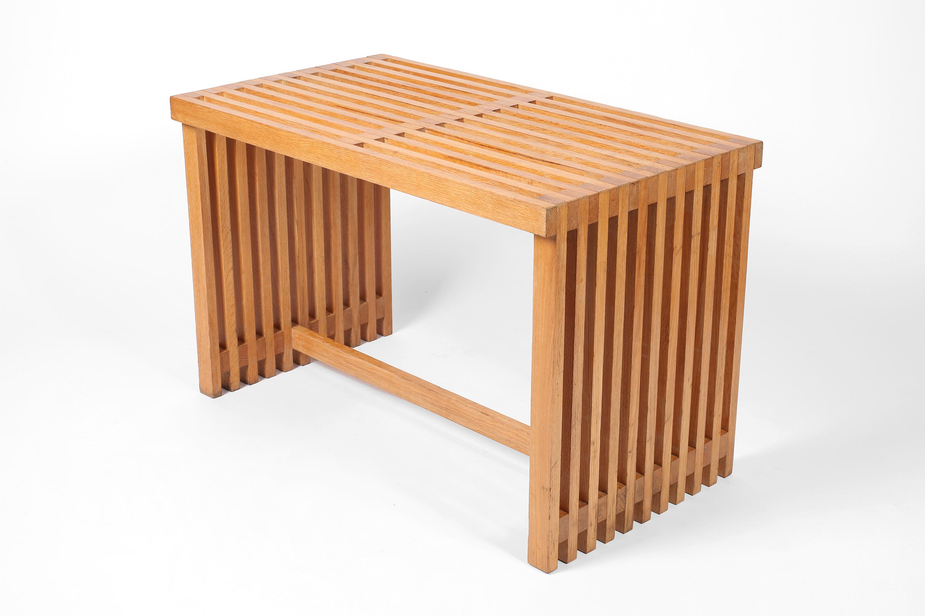 XX secolo Scrivania modernista francese del 1960 a doghe in Oak Oak in vendita