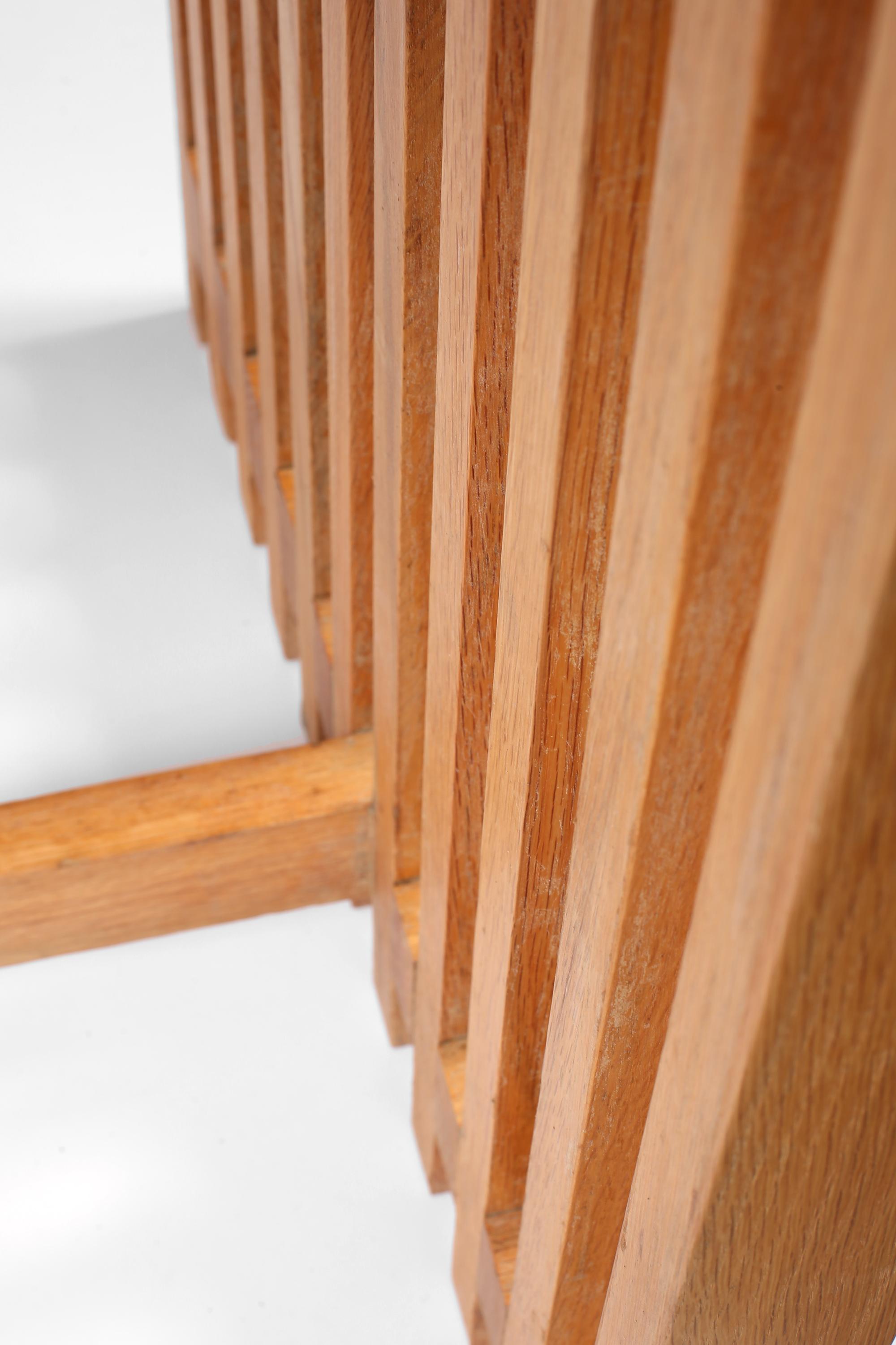 Scrivania modernista francese del 1960 a doghe in Oak Oak in vendita 1