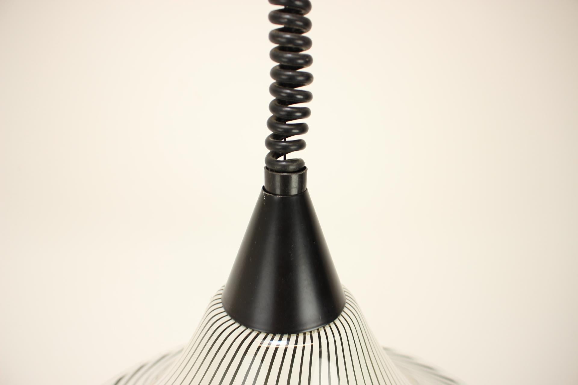Lustre en verre du milieu du siècle dans le style 