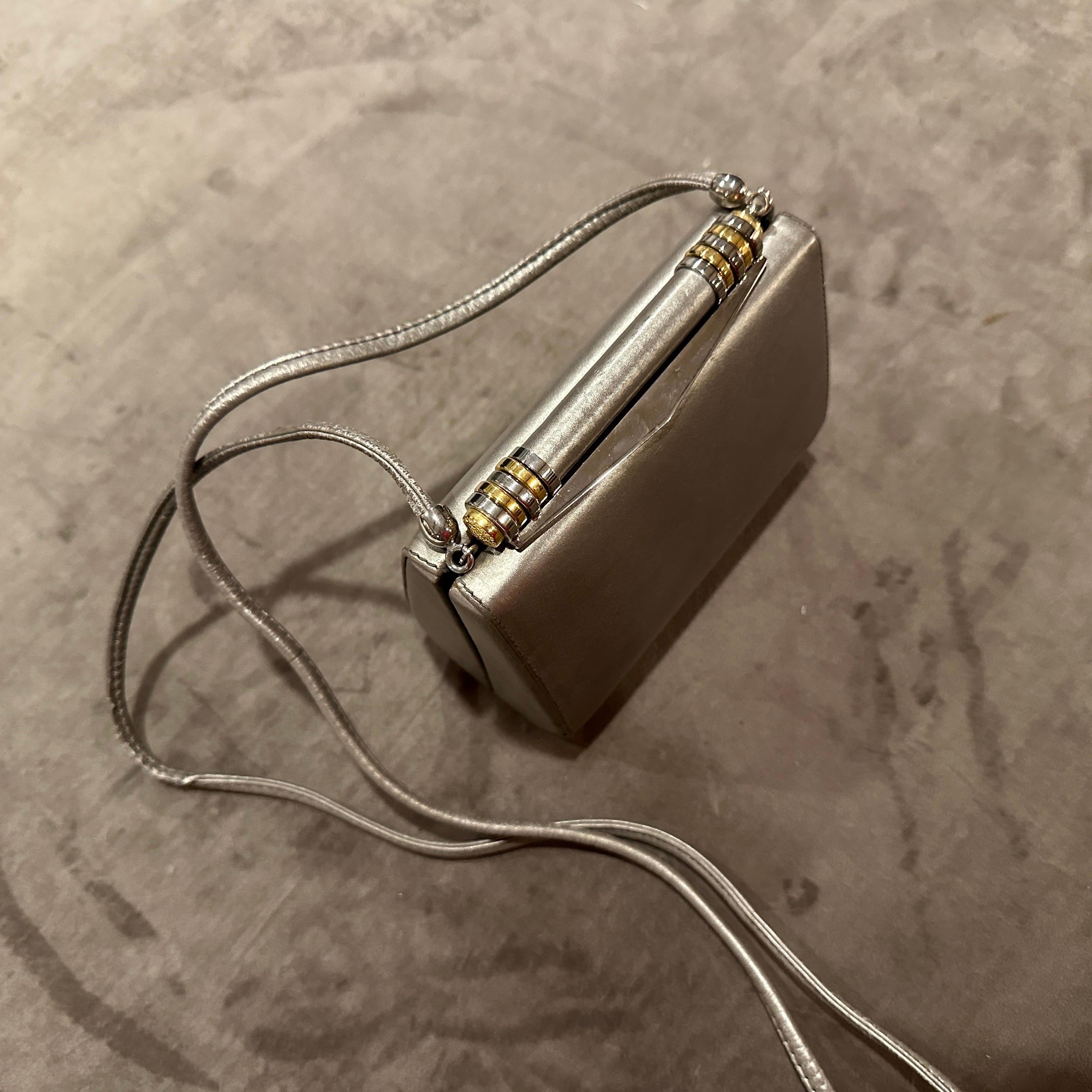 1960s Mid-Century Gray Leather Italian Minaudière Bag by Rodo For Sale 7
