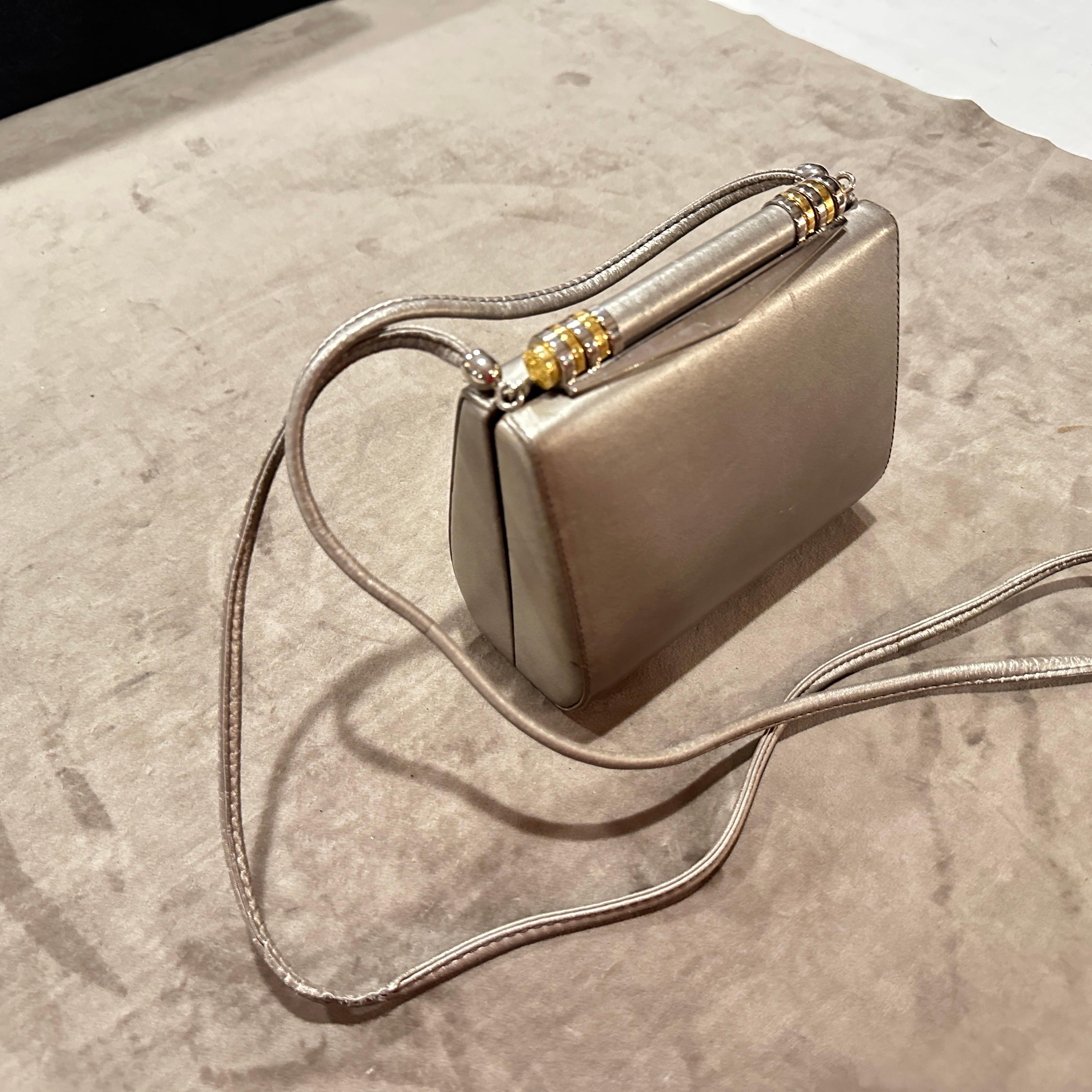 1960s Mid-Century Gray Leather Italian Minaudière Bag by Rodo In Excellent Condition For Sale In Aci Castello, IT