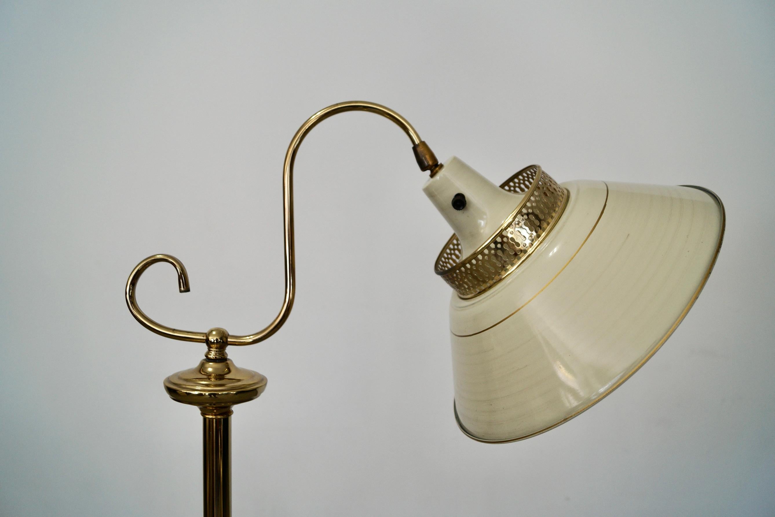 1960's Mid-Century Hollywood Regency Brass Floor Lamp For Sale 5