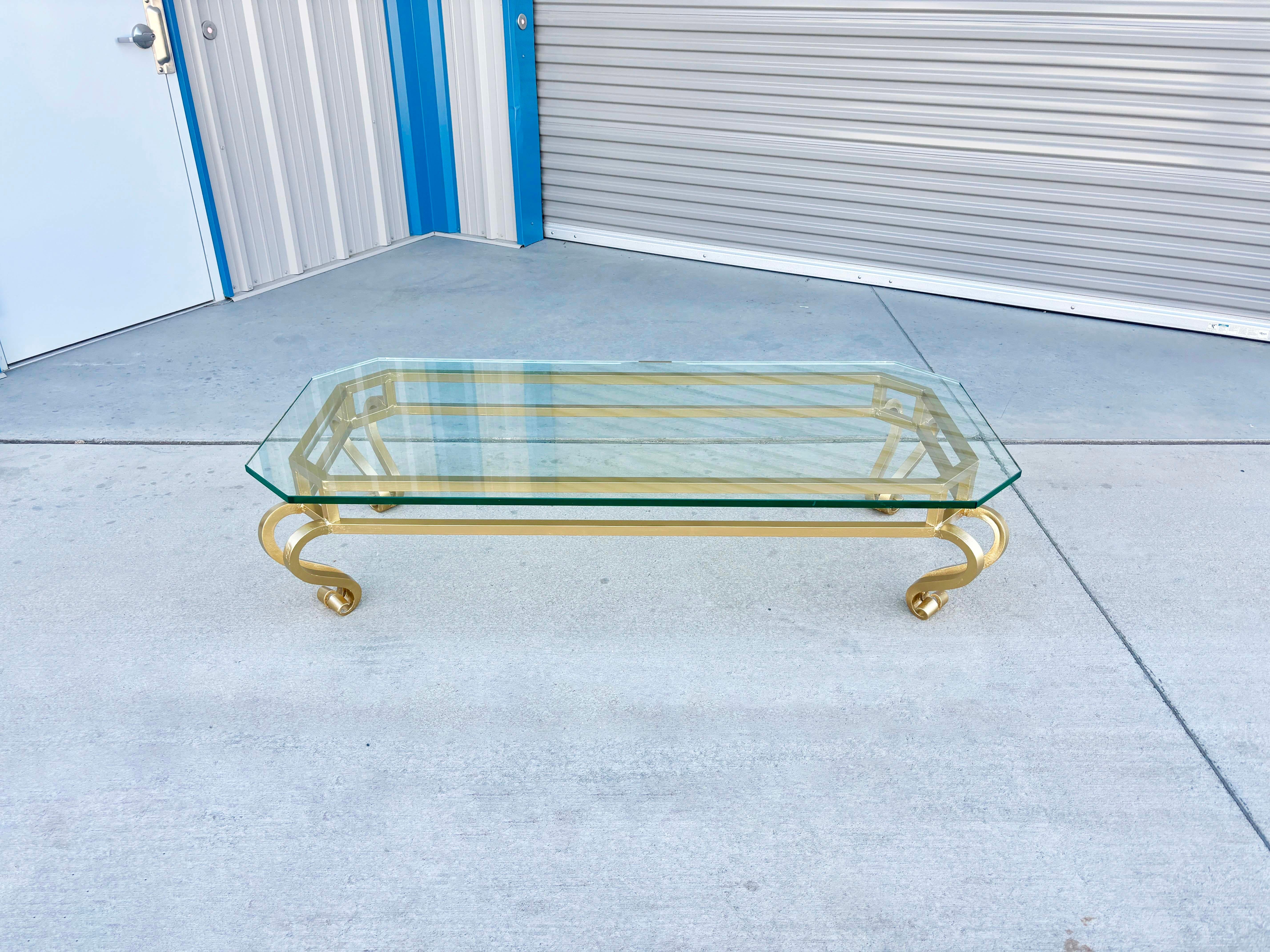 1960er Jahre Mid Century Eisen und Glas Couchtisch (Moderne der Mitte des Jahrhunderts) im Angebot