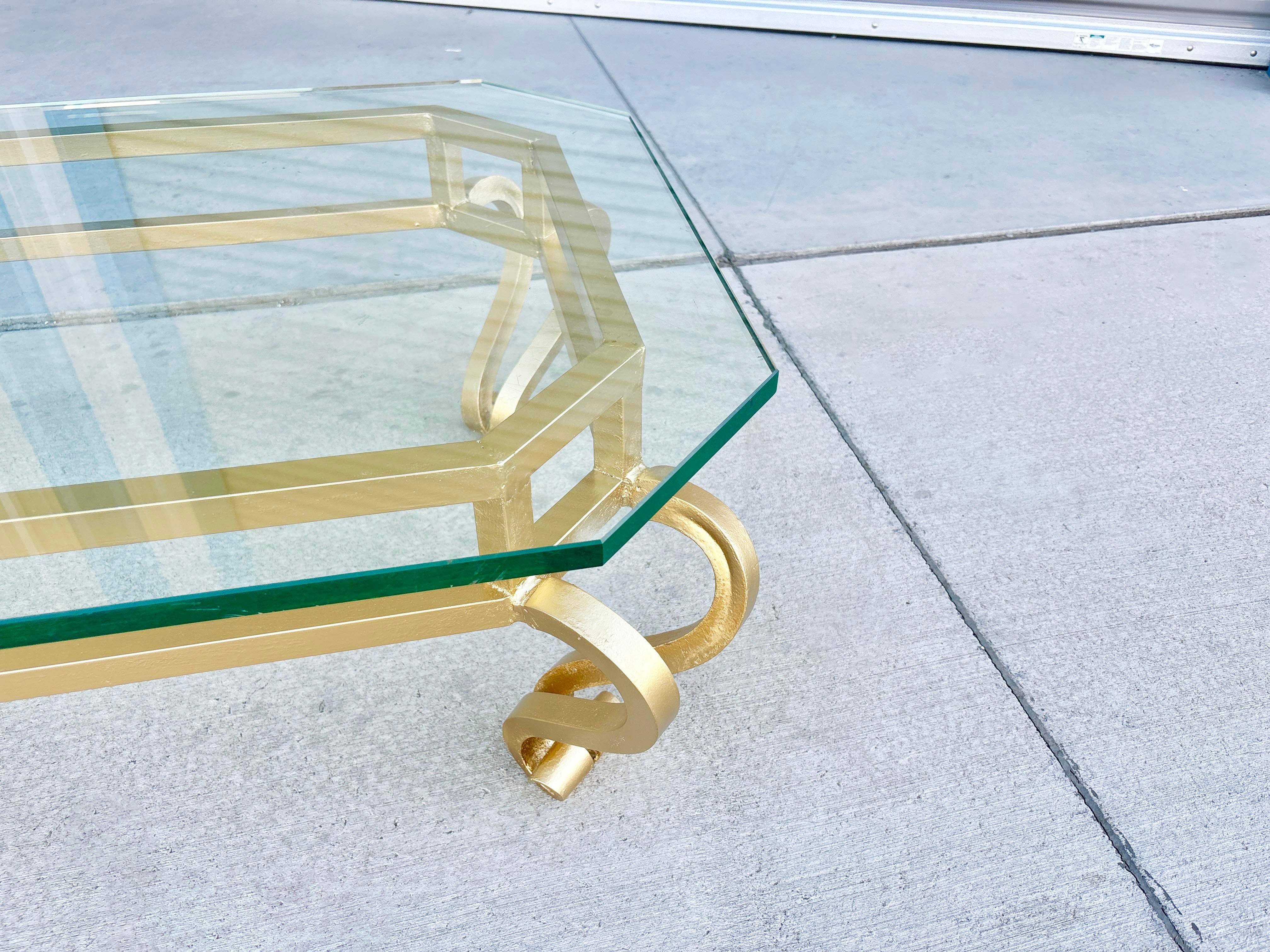 1960er Jahre Mid Century Eisen und Glas Couchtisch im Zustand „Gut“ im Angebot in North Hollywood, CA