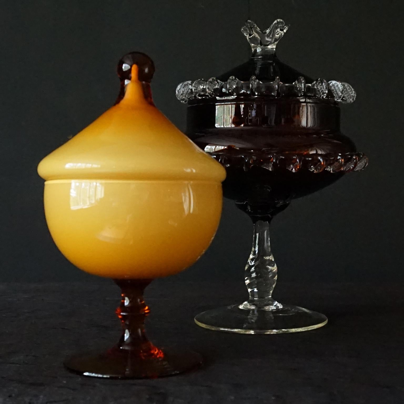 Verre d'art Pots et vases en verre Empoli avec étui à caramel caramel, Italie, milieu du siècle dernier en vente