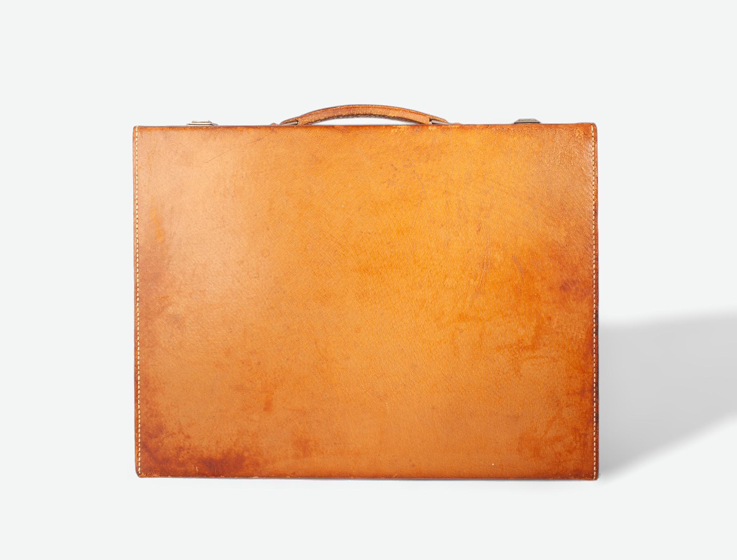 Mid-Century Modern 1960s Mid-Century Leather Travel Case with Vanity/Grooming Set by Hermés, France For Sale