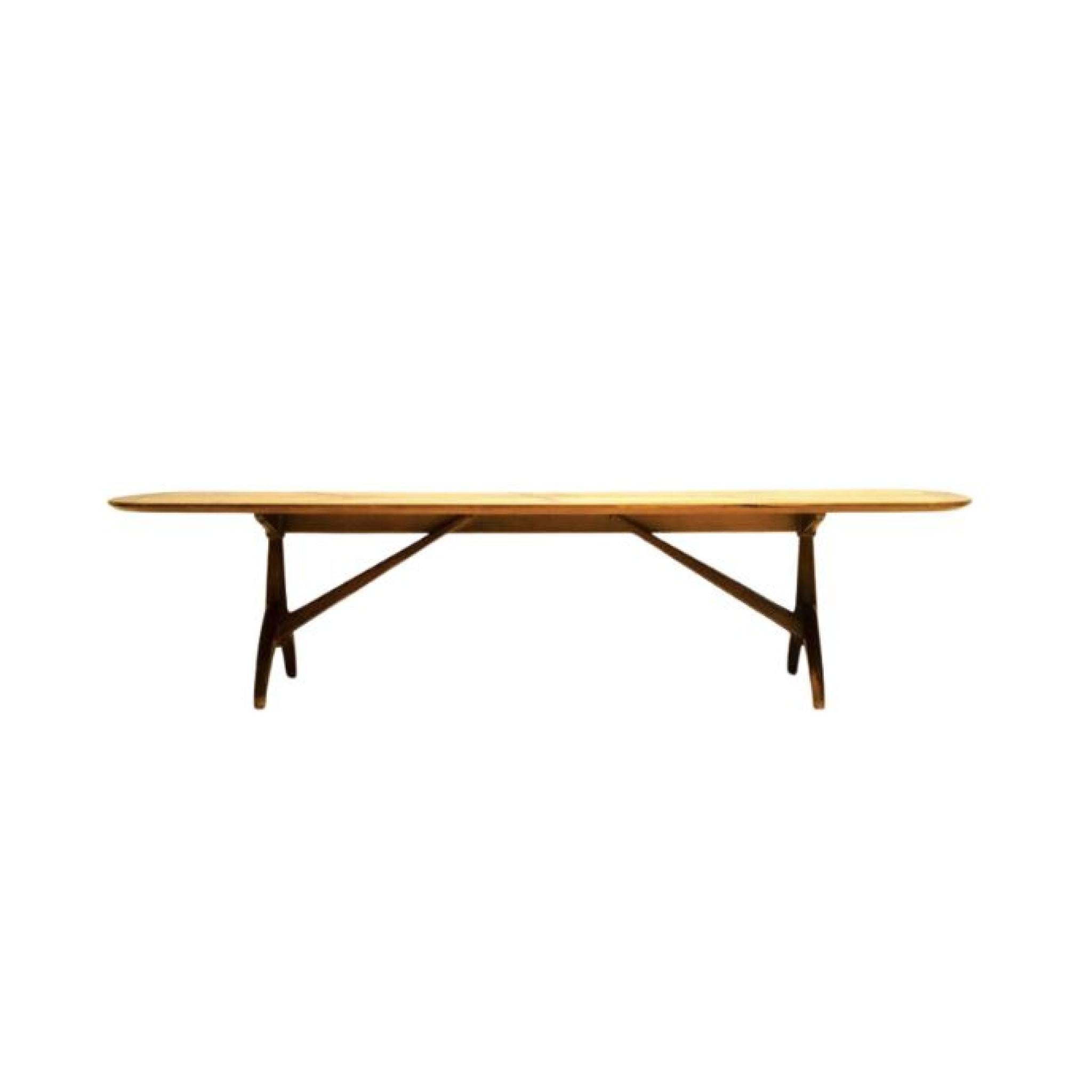 1960s  Mid-century 'Long Tom' Coffee Table By Everest for Heals 

 

An exquisite mid-century 'Long Tom' coffee table by Everest, crafted for the esteemed manufacturer Heals. This iconic piece, dating back to the 1960s, exemplifies exceptional