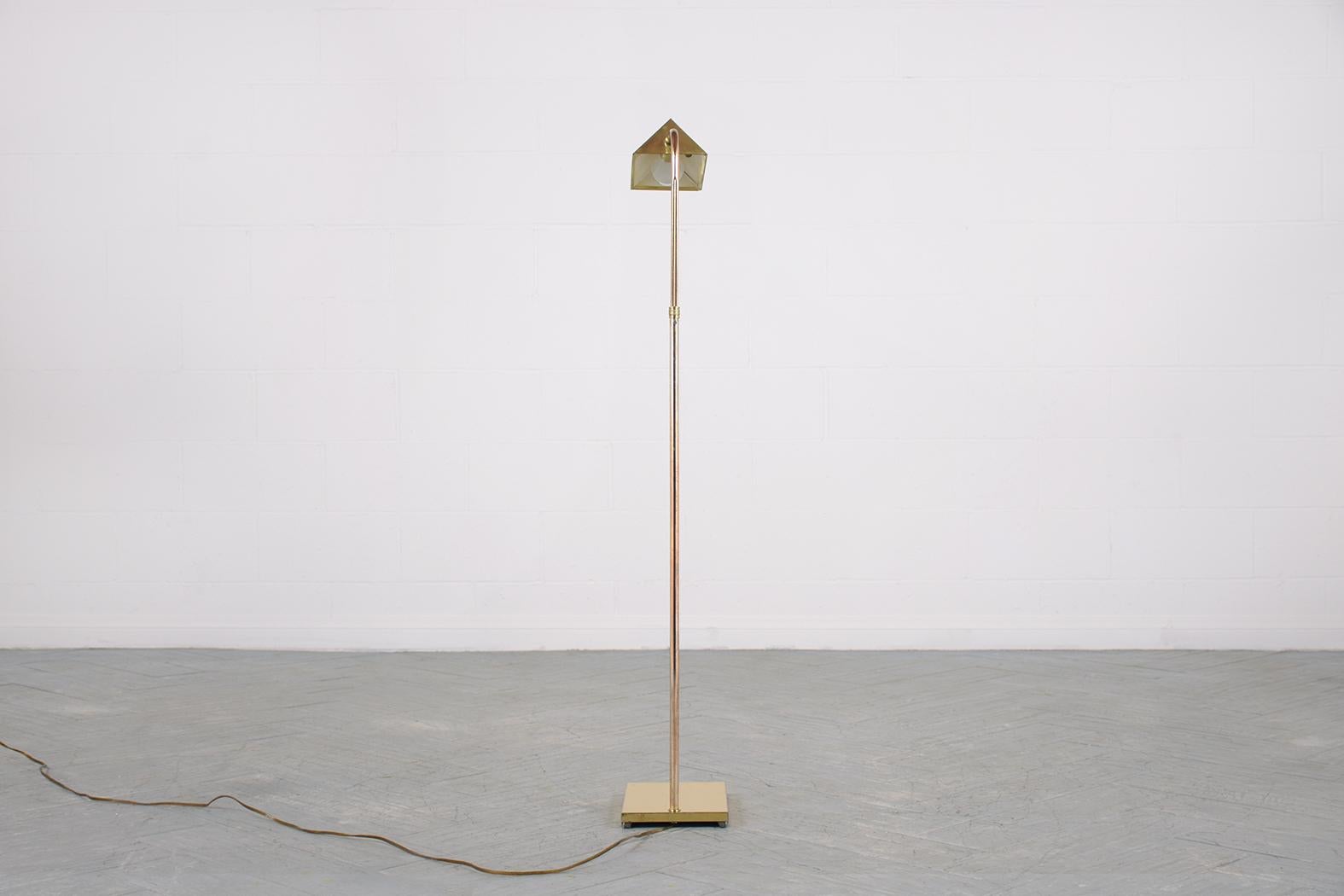 Patiné 1960s Mid-Century Modernity Adjustable Brass Floor Lamp (Lampadaire en laiton ajustable) en vente