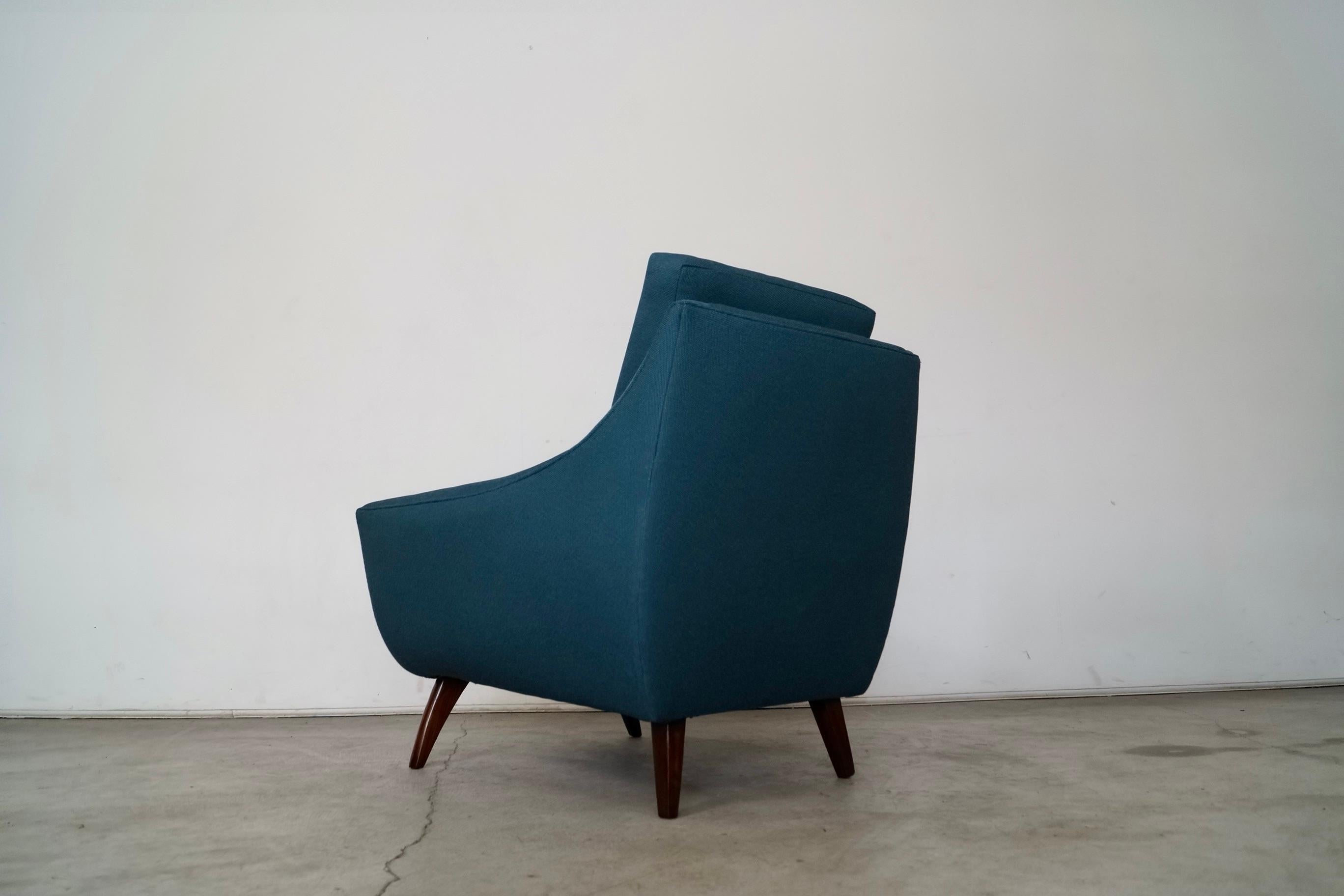 1960's Mid-Century Modern Adrian Pearsall Style Prestige Gondola Lounge Chair For Sale 4