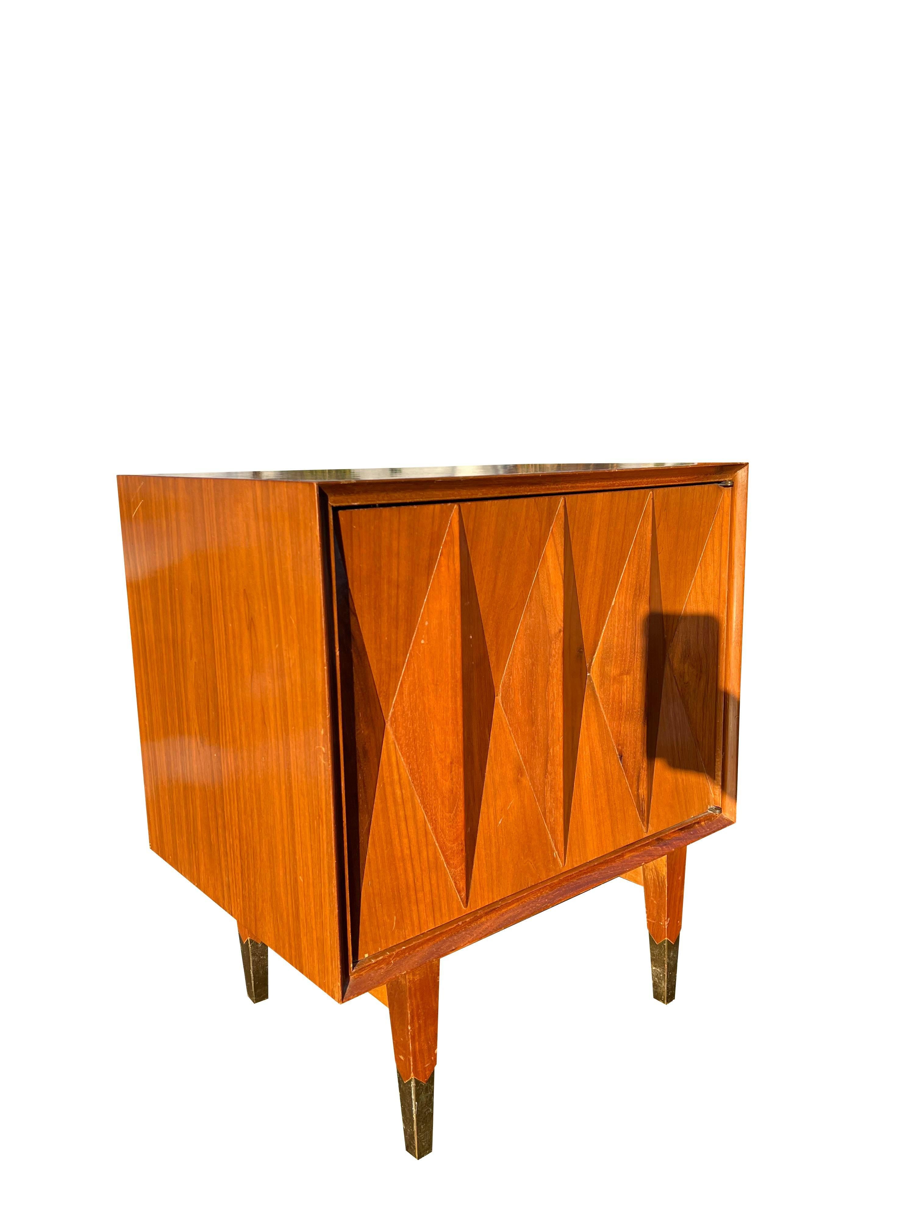 1960s Mid Century Modern Albert Parvin Gio Ponti Nightstand Sculpted Design In Good Condition For Sale In Saddle River, NJ