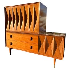 1960s Mid Century Modern Albert Parvin Gio Ponti Style Dresser Sculpted Design