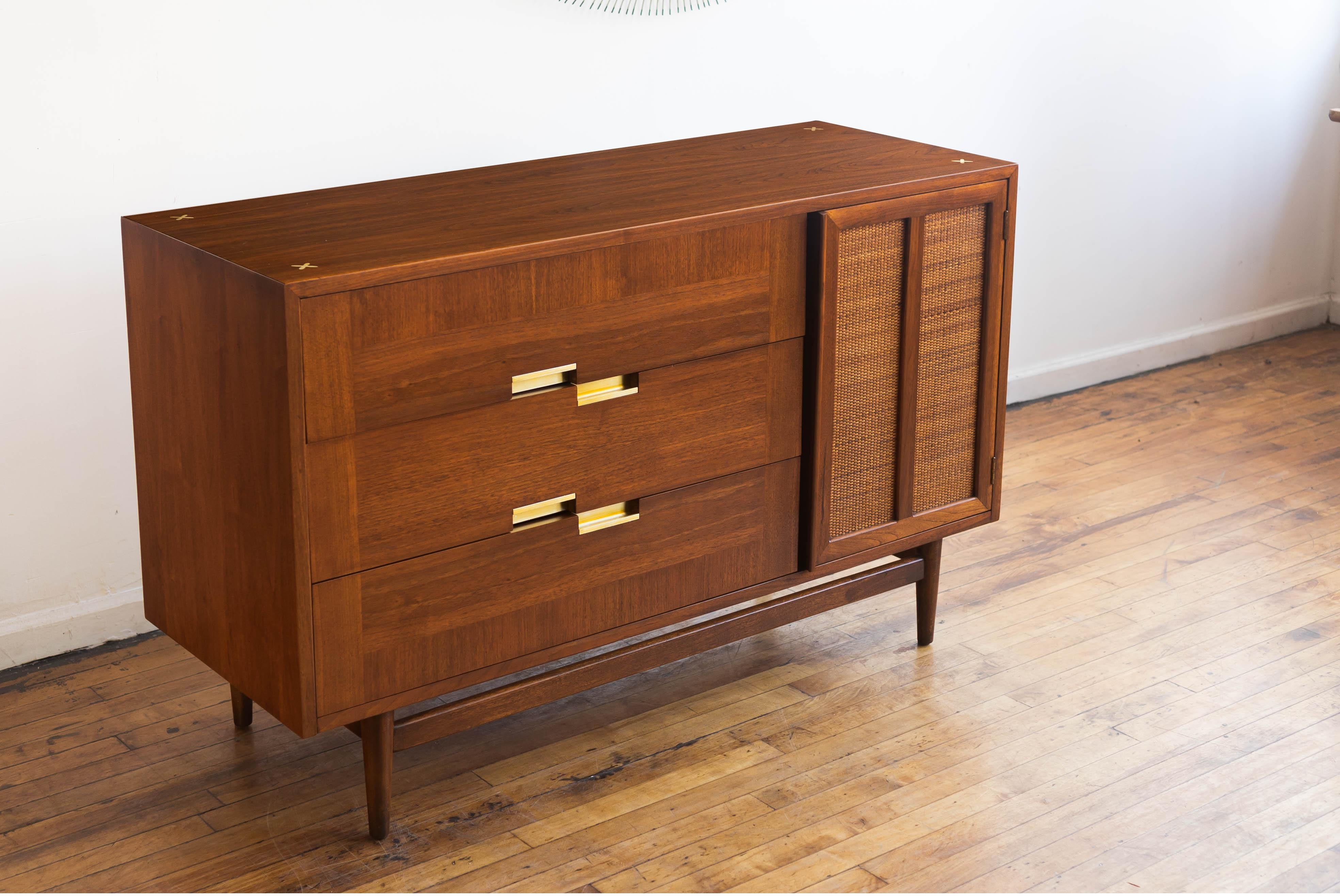 Walnut 1960's Mid-Century Modern American of Martinsville Accord Credenza/Buffet