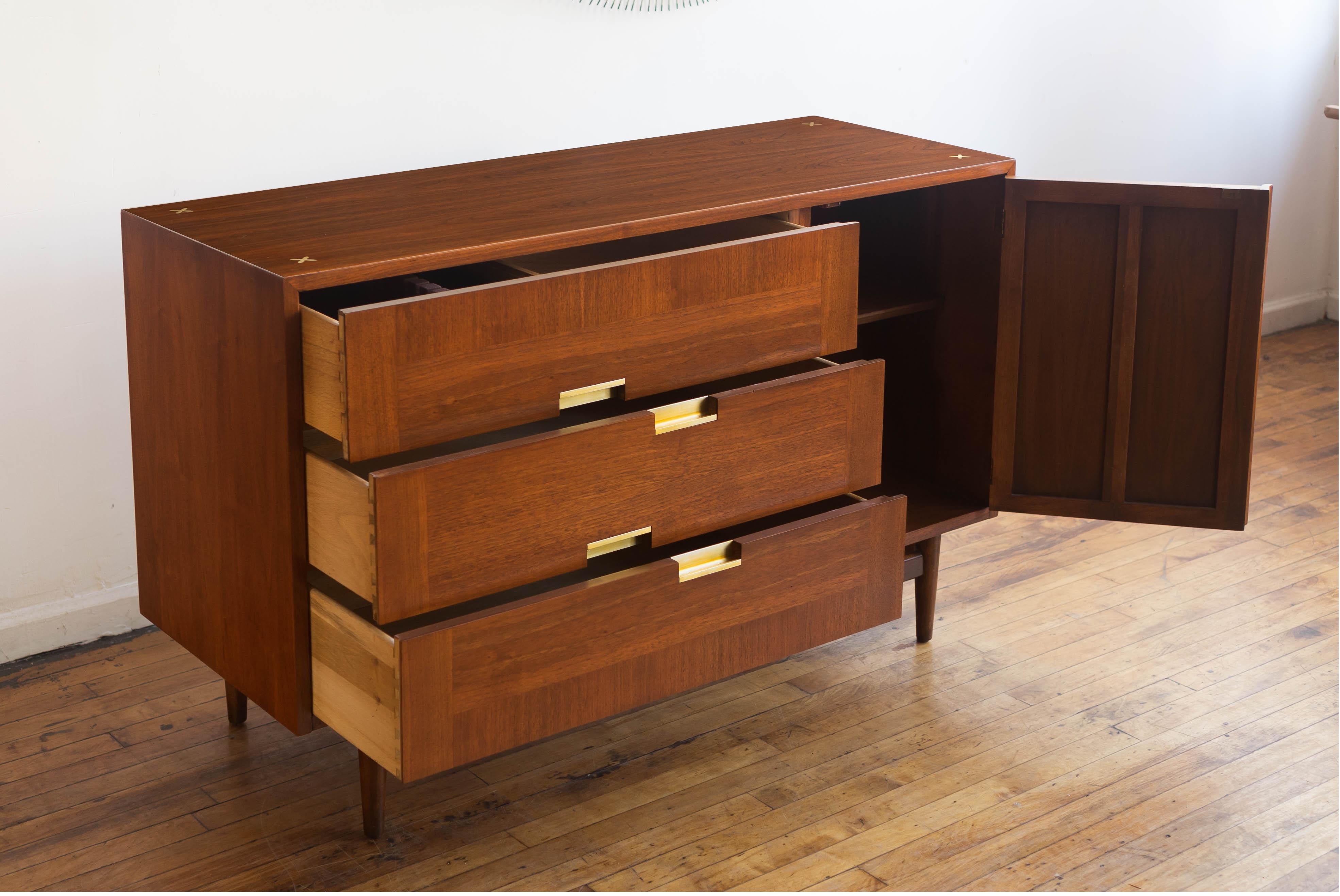 1960's Mid-Century Modern American of Martinsville Accord Credenza/Buffet 1