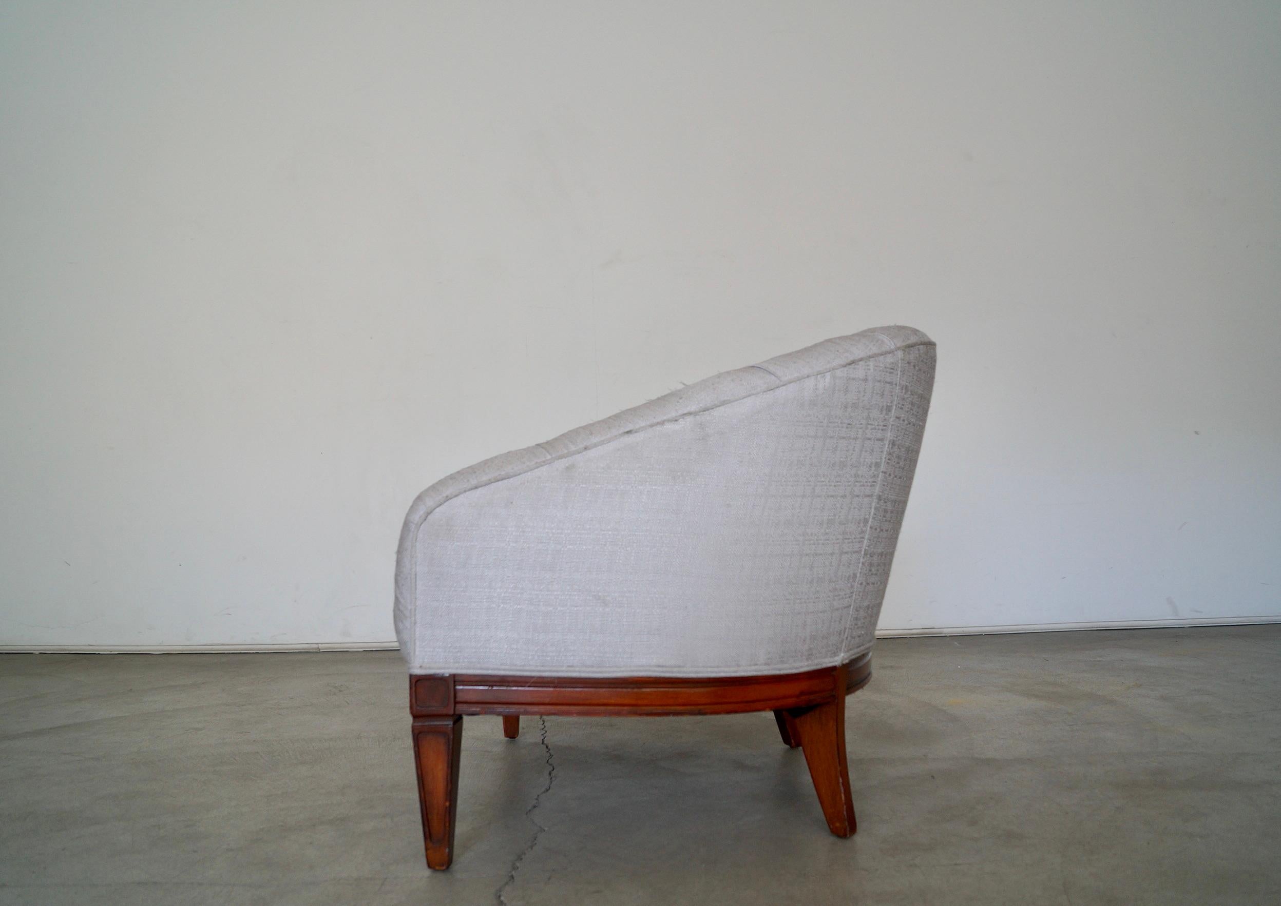1960's Mid-Century Modern Barrel Back Lounge Chair For Sale 2