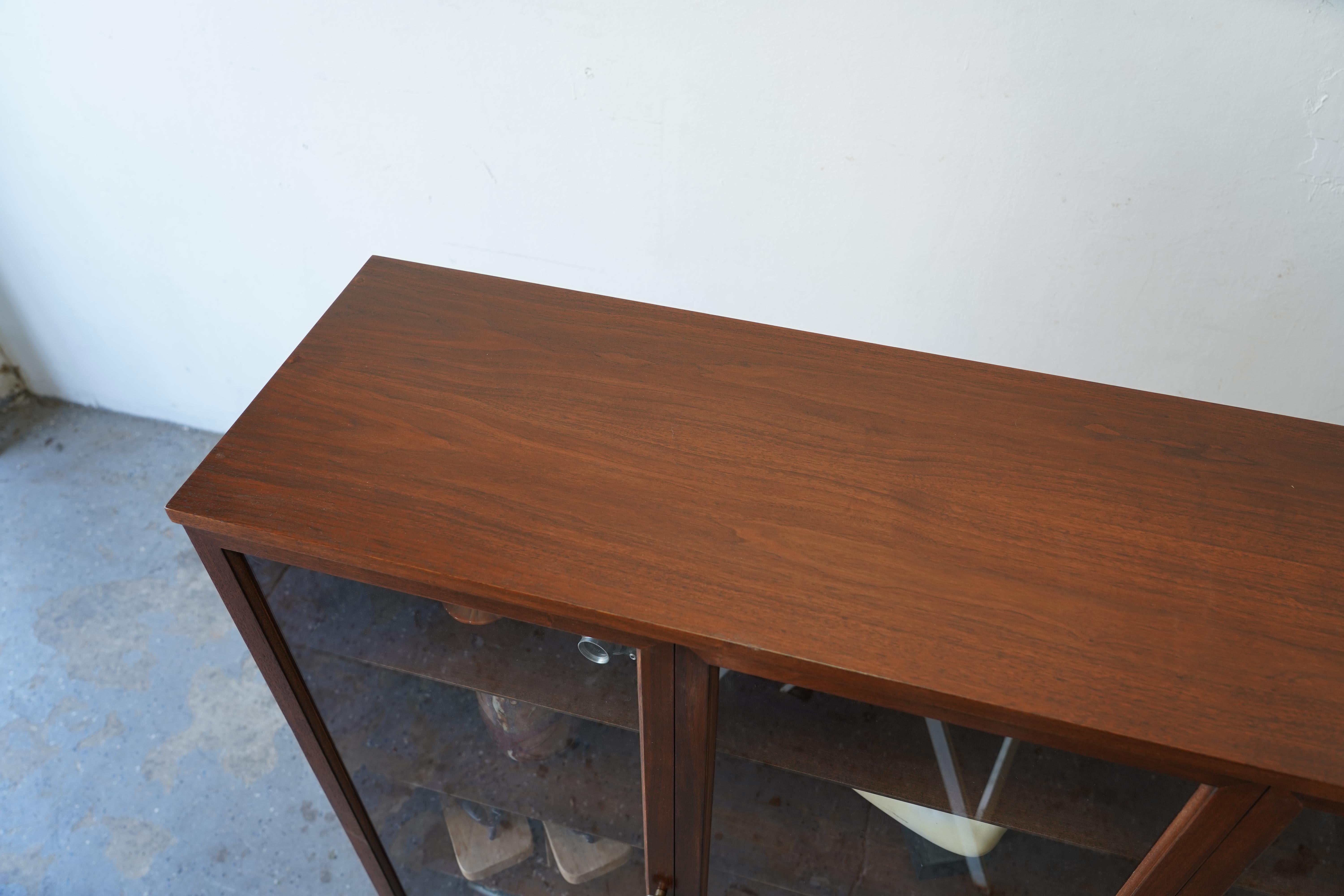 1960s Mid Century Modern Basic Witz Bookcase Display Cabinet 4